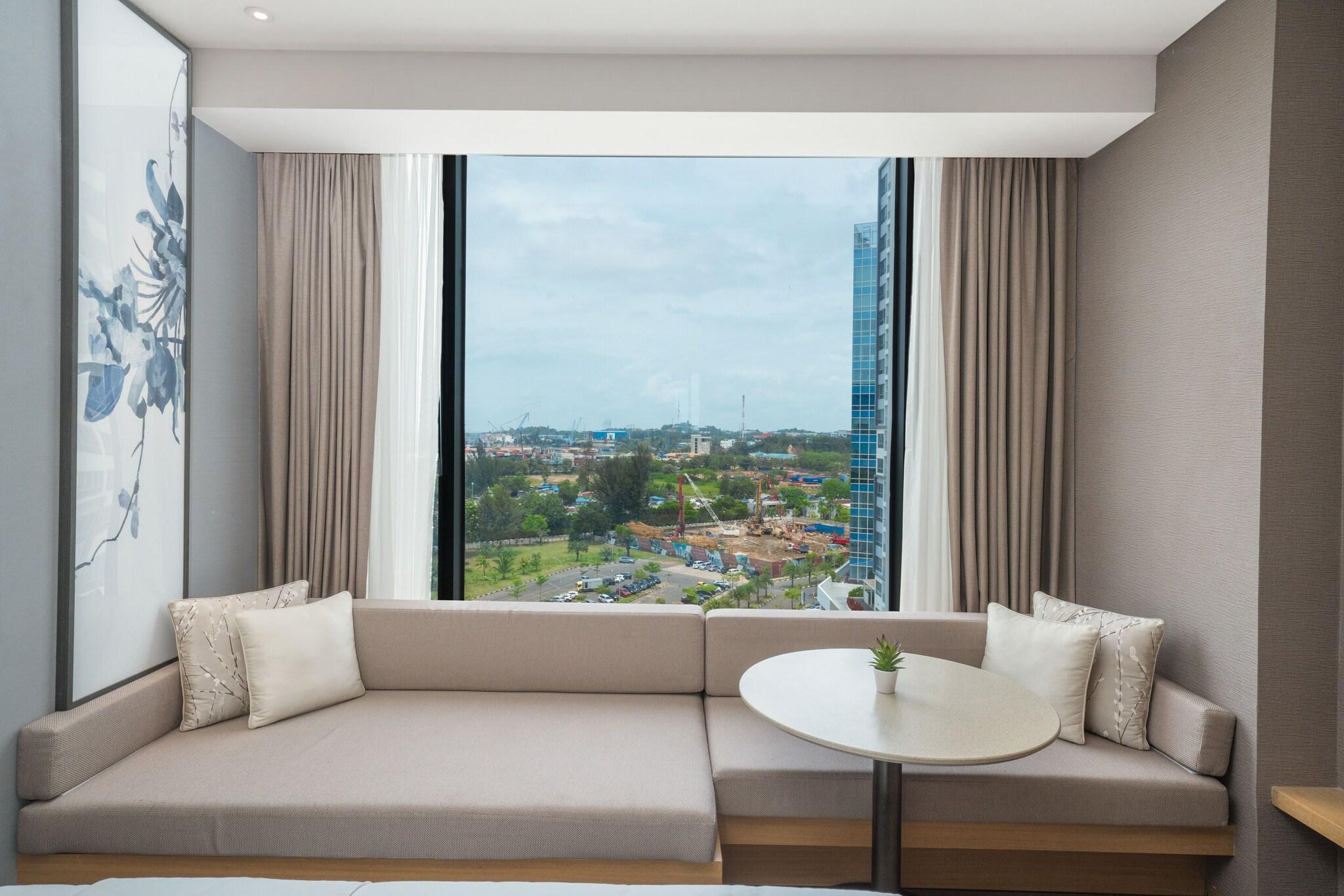 Double Club King Bed