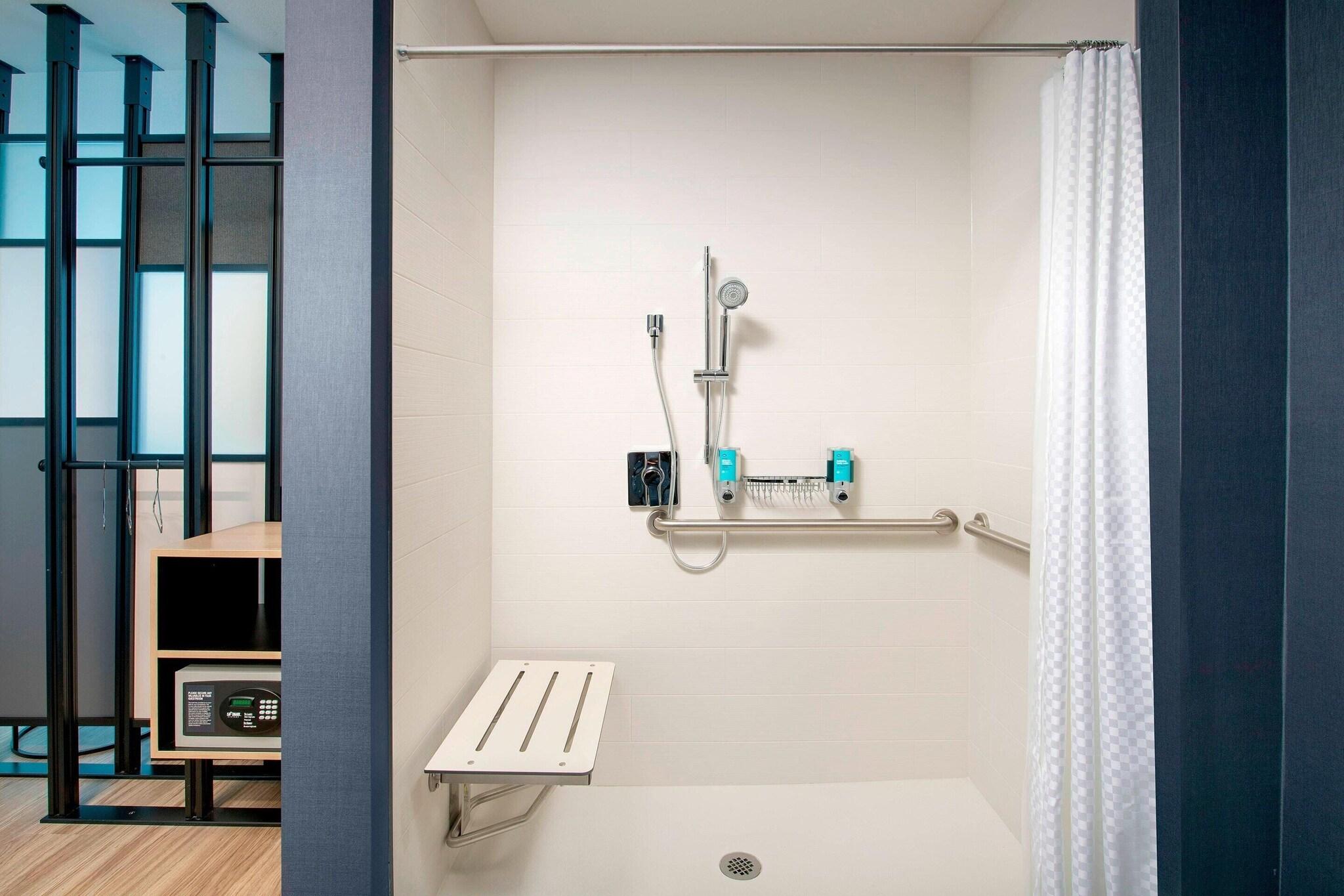 Quadruple Accessible-two Queen Beds