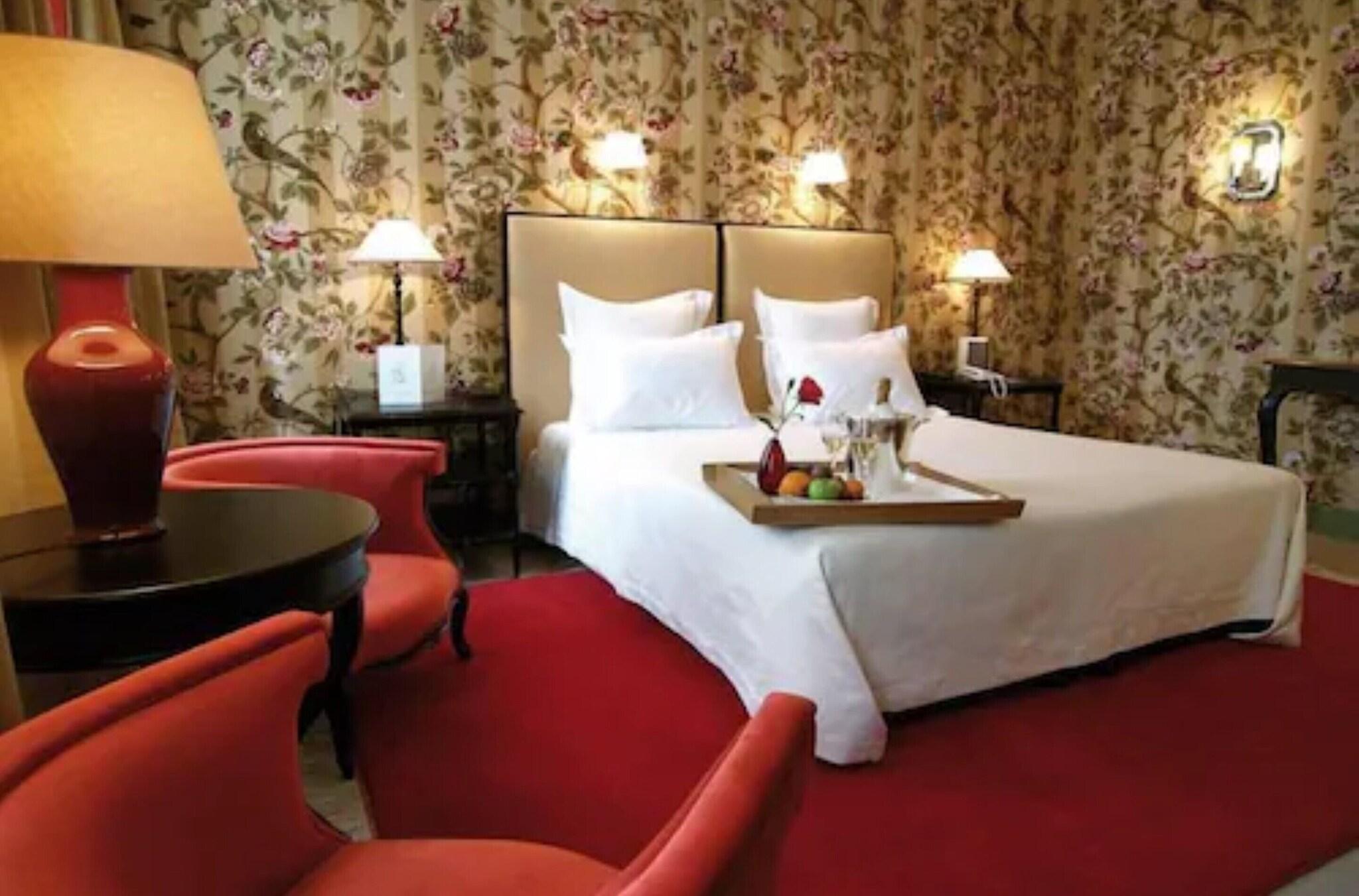 Suite Queen Size Bed