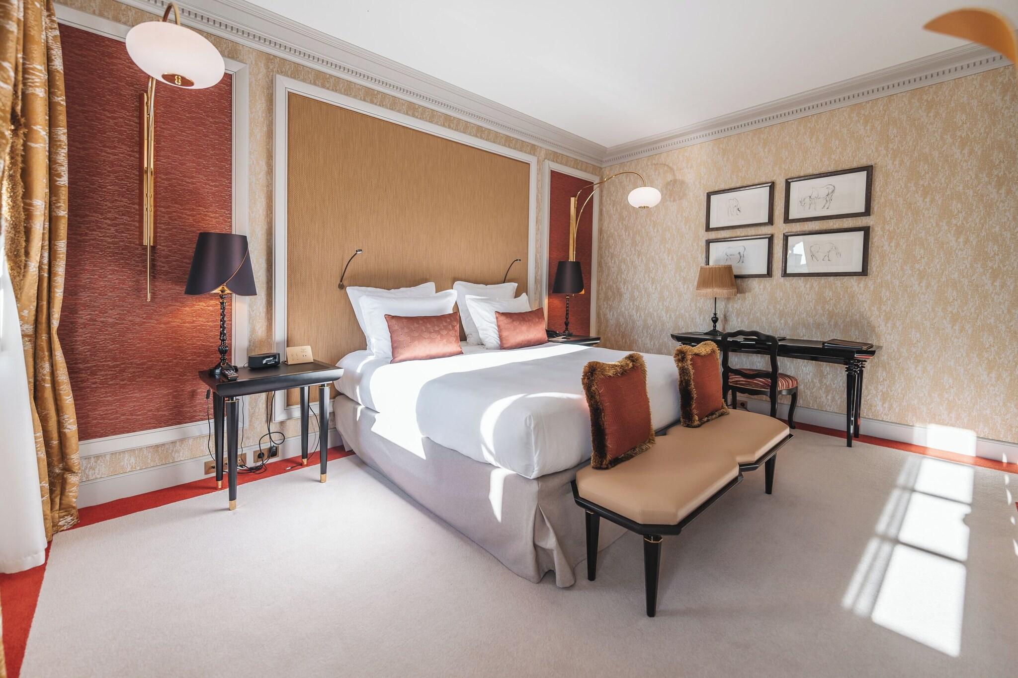 Suite Queen Size Bed