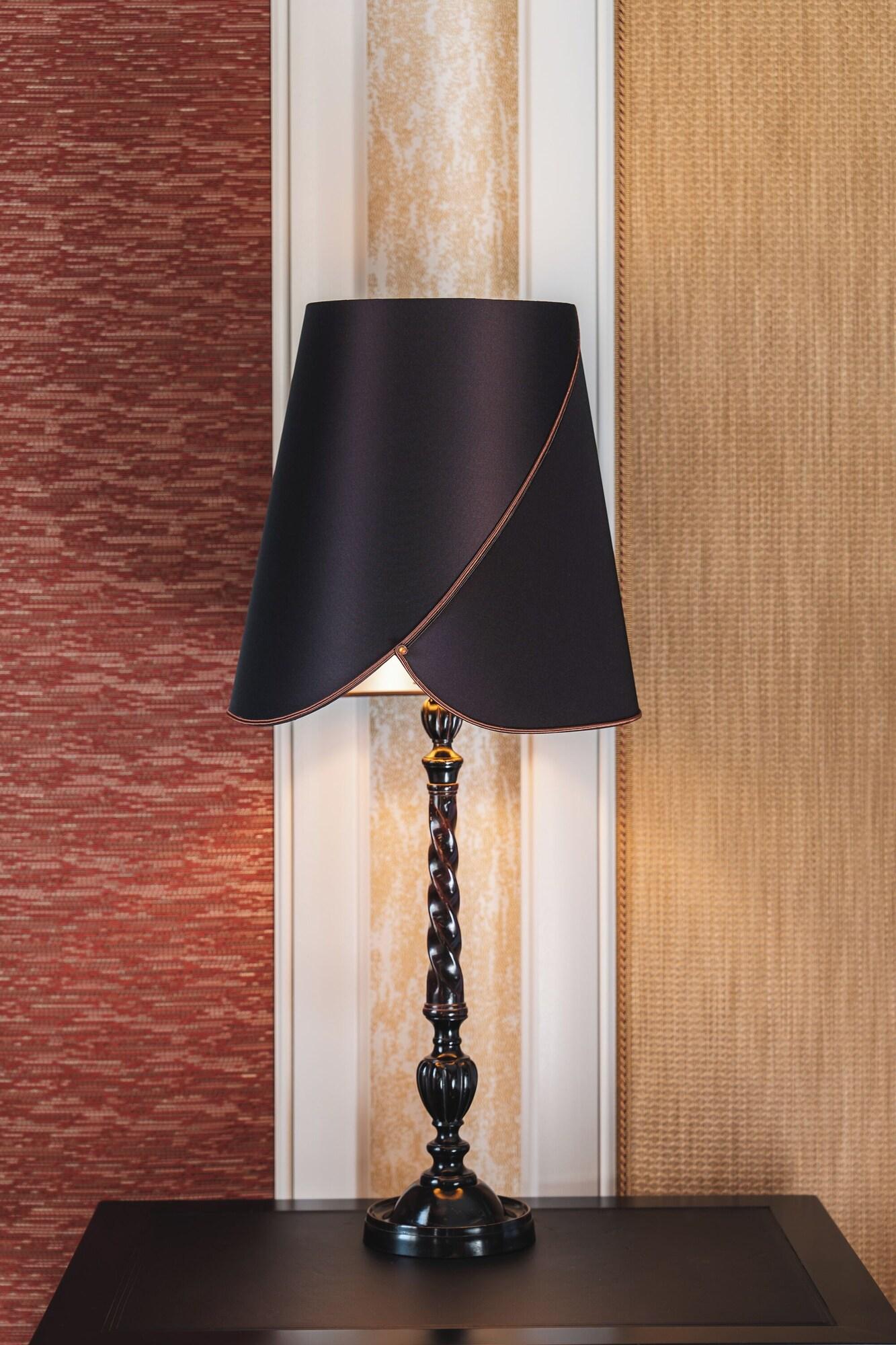 Suite Queen Size Bed