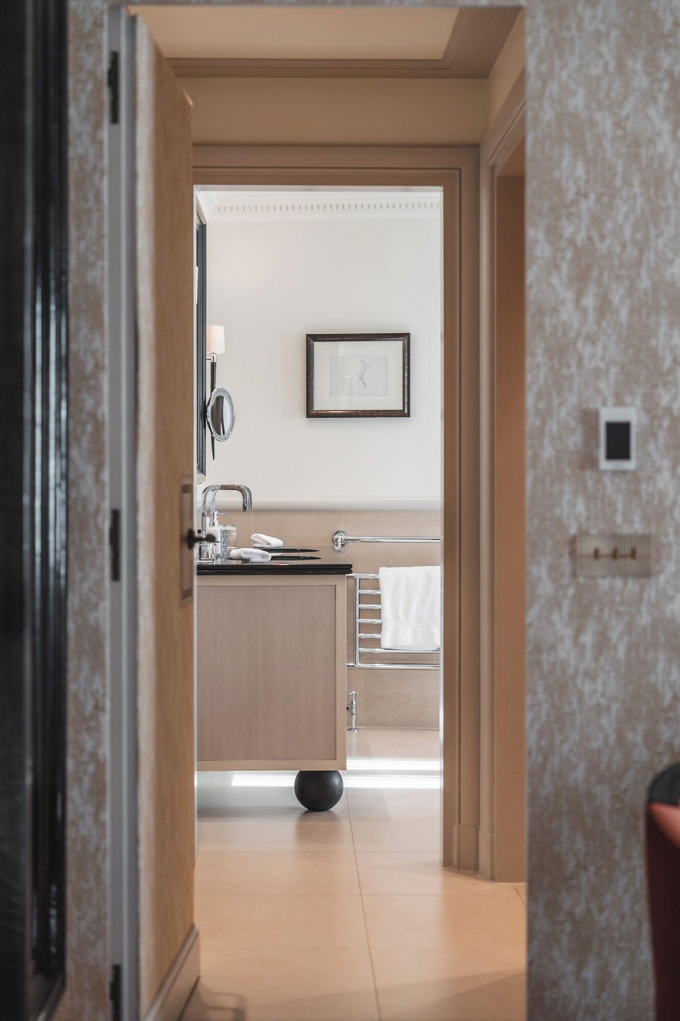 Suite Queen Size Bed