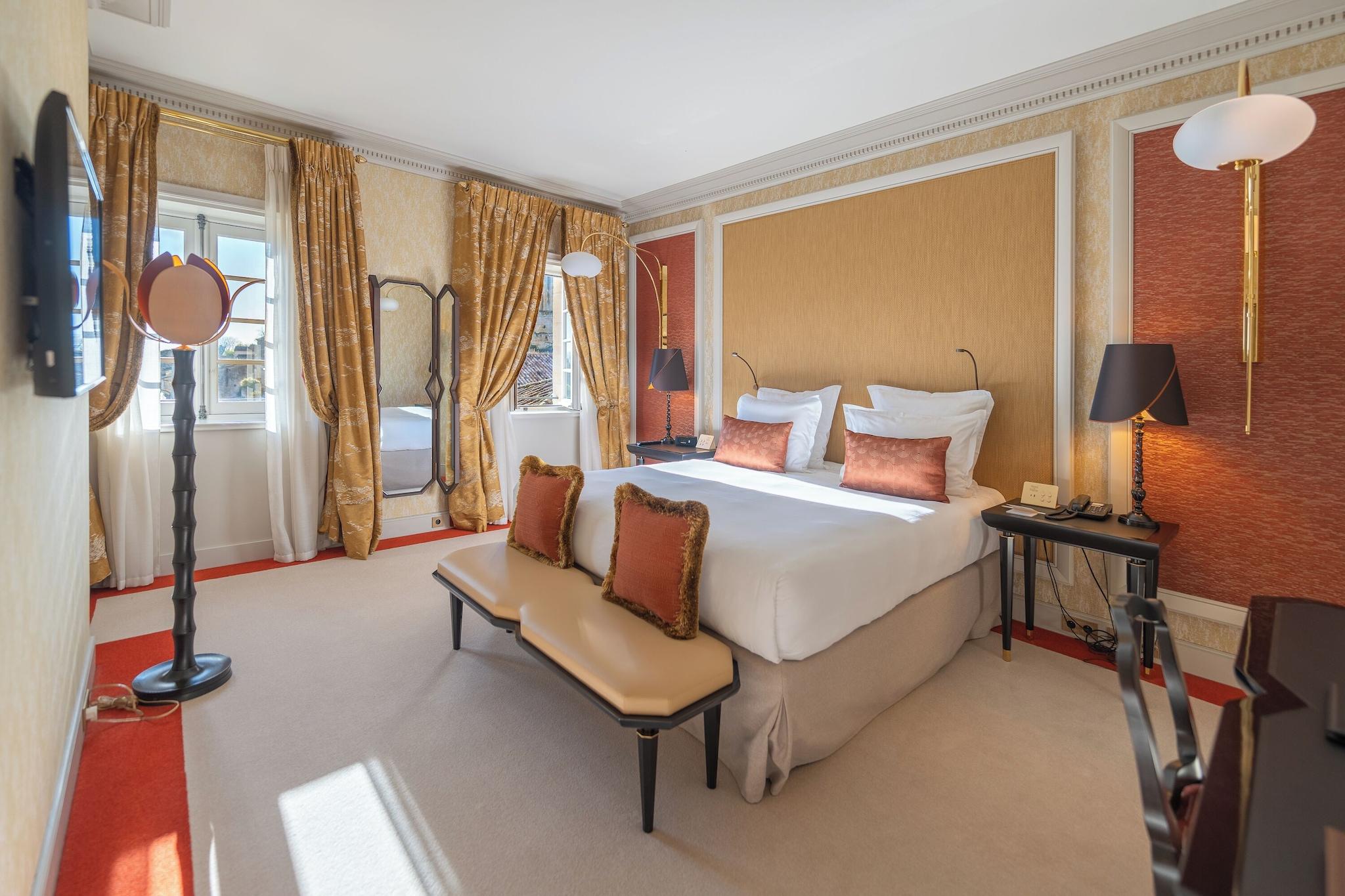 Suite Queen Size Bed