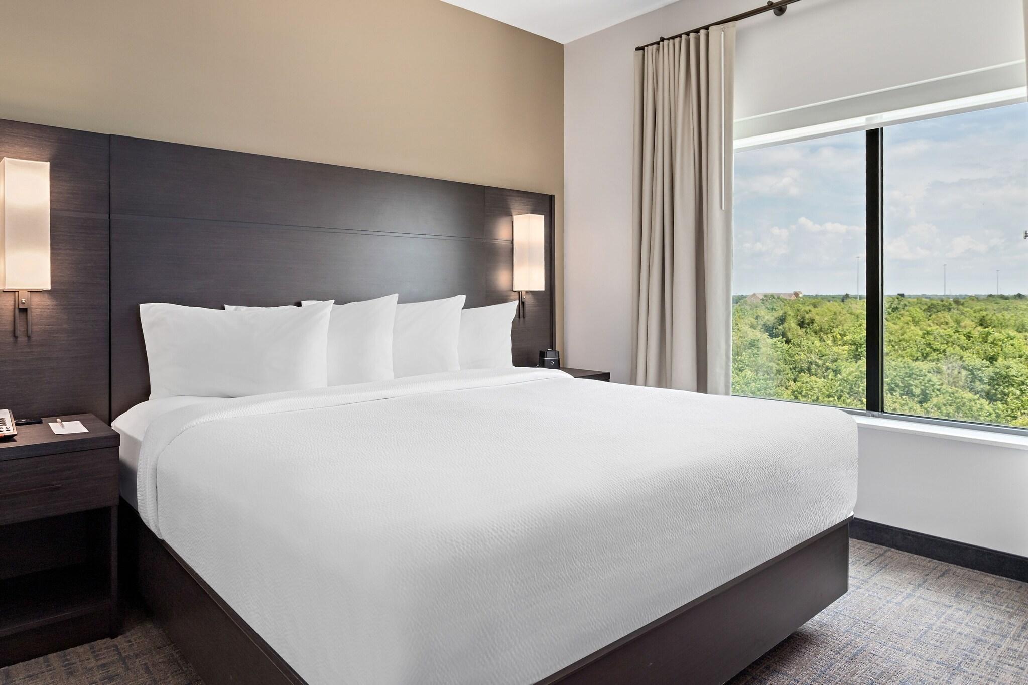 Studio King Size Bed