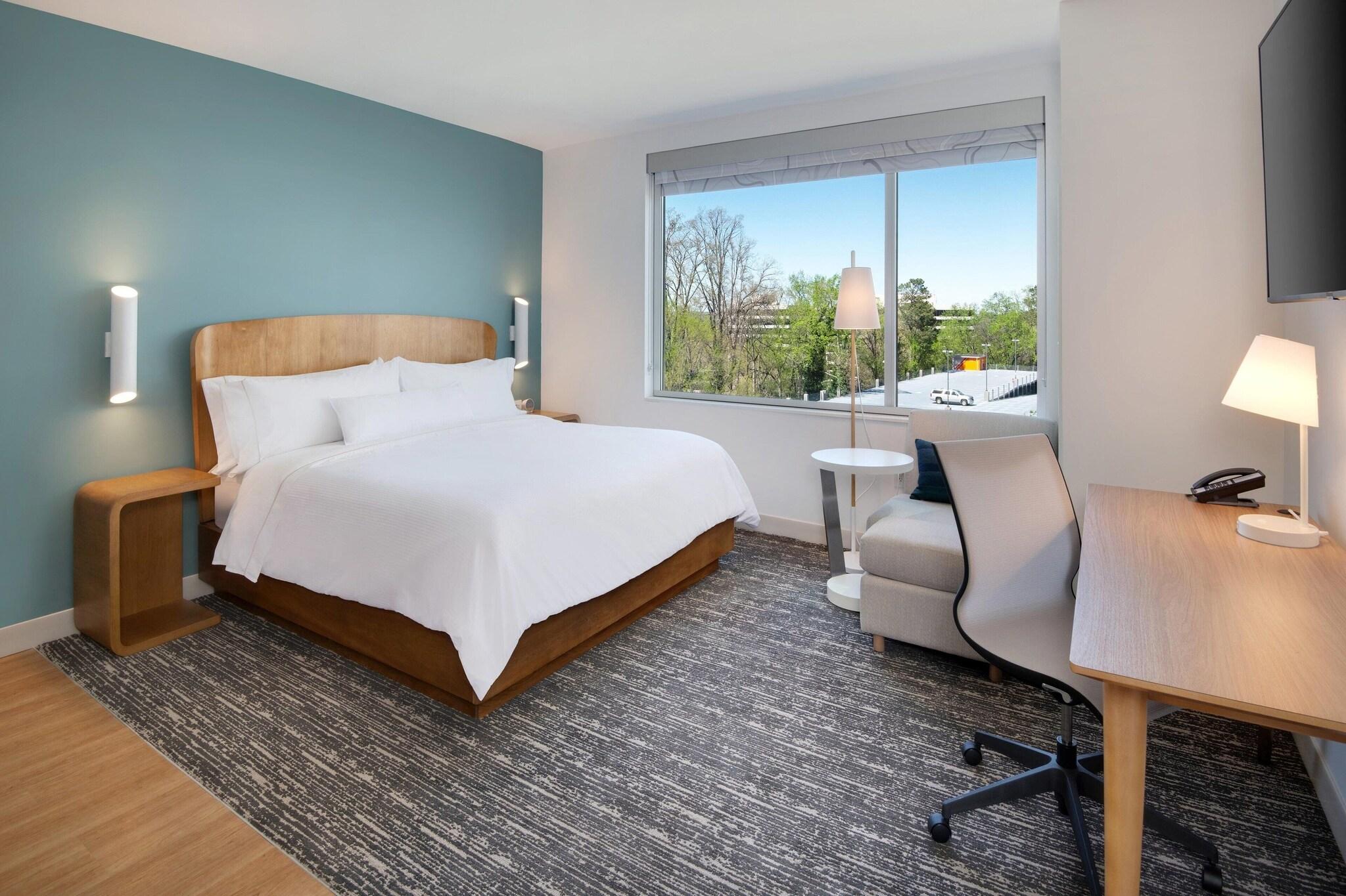 Studio Accessible King Size Bed