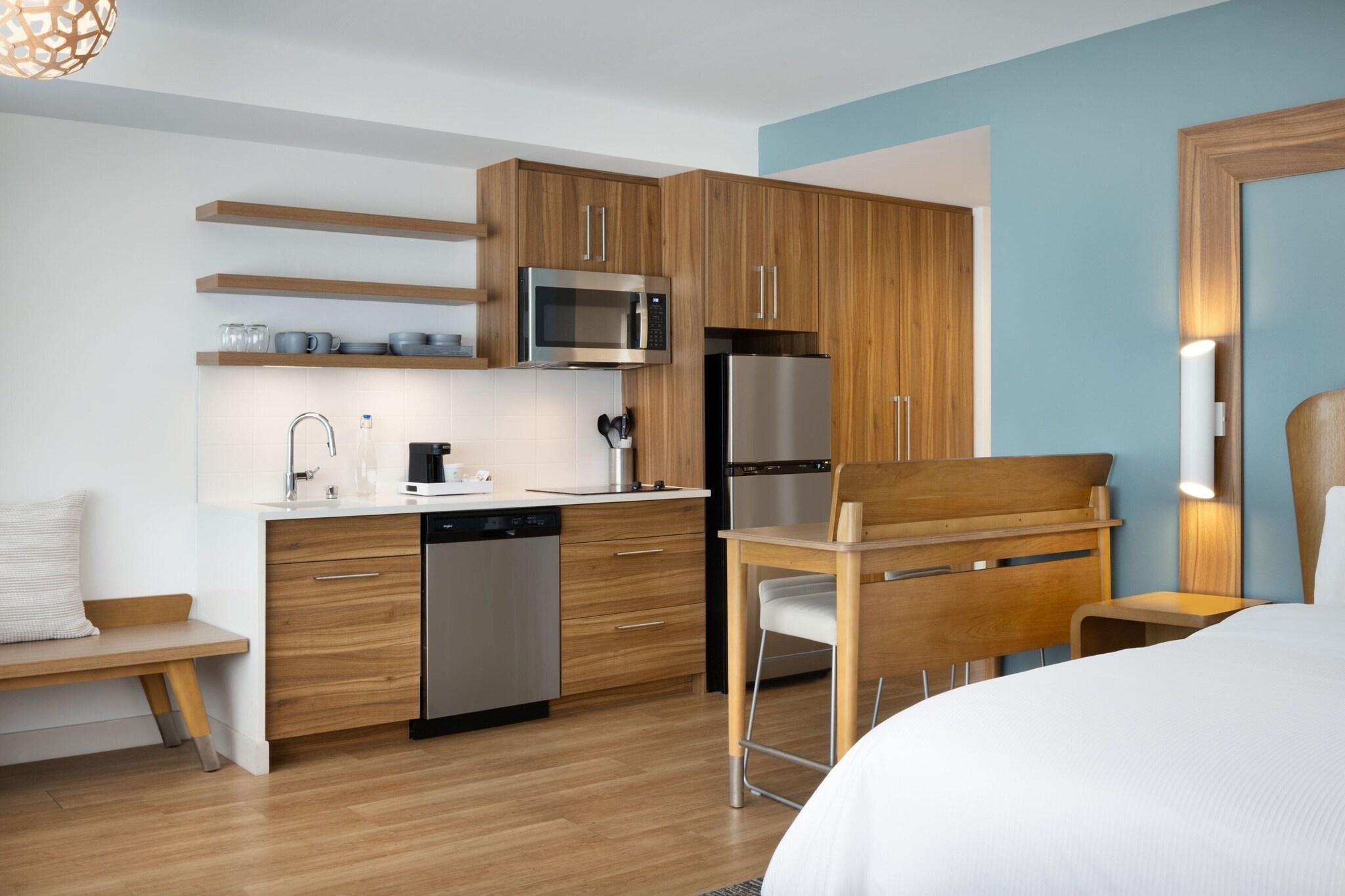 Double Deluxe King Bed