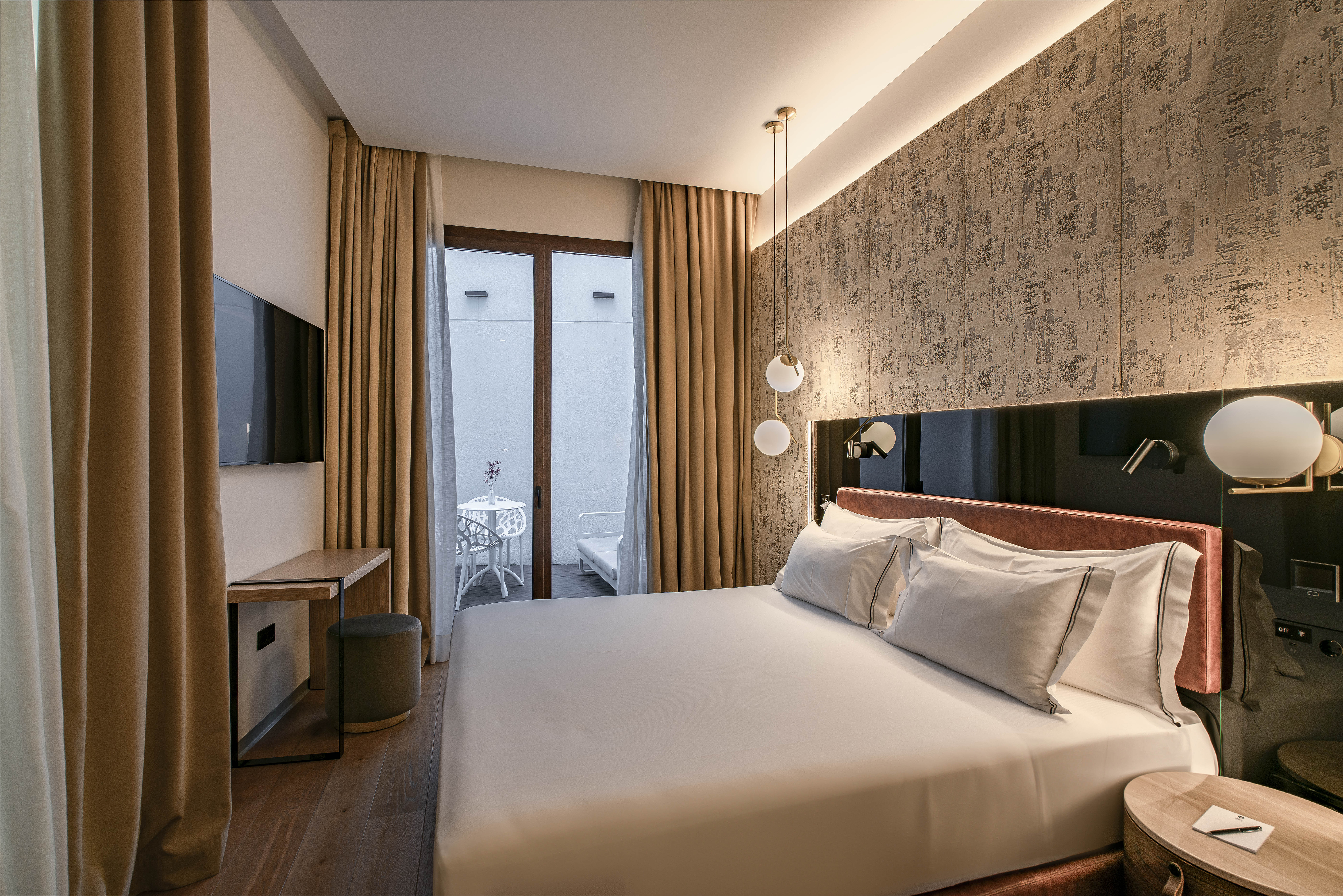 Double or Twin Deluxe