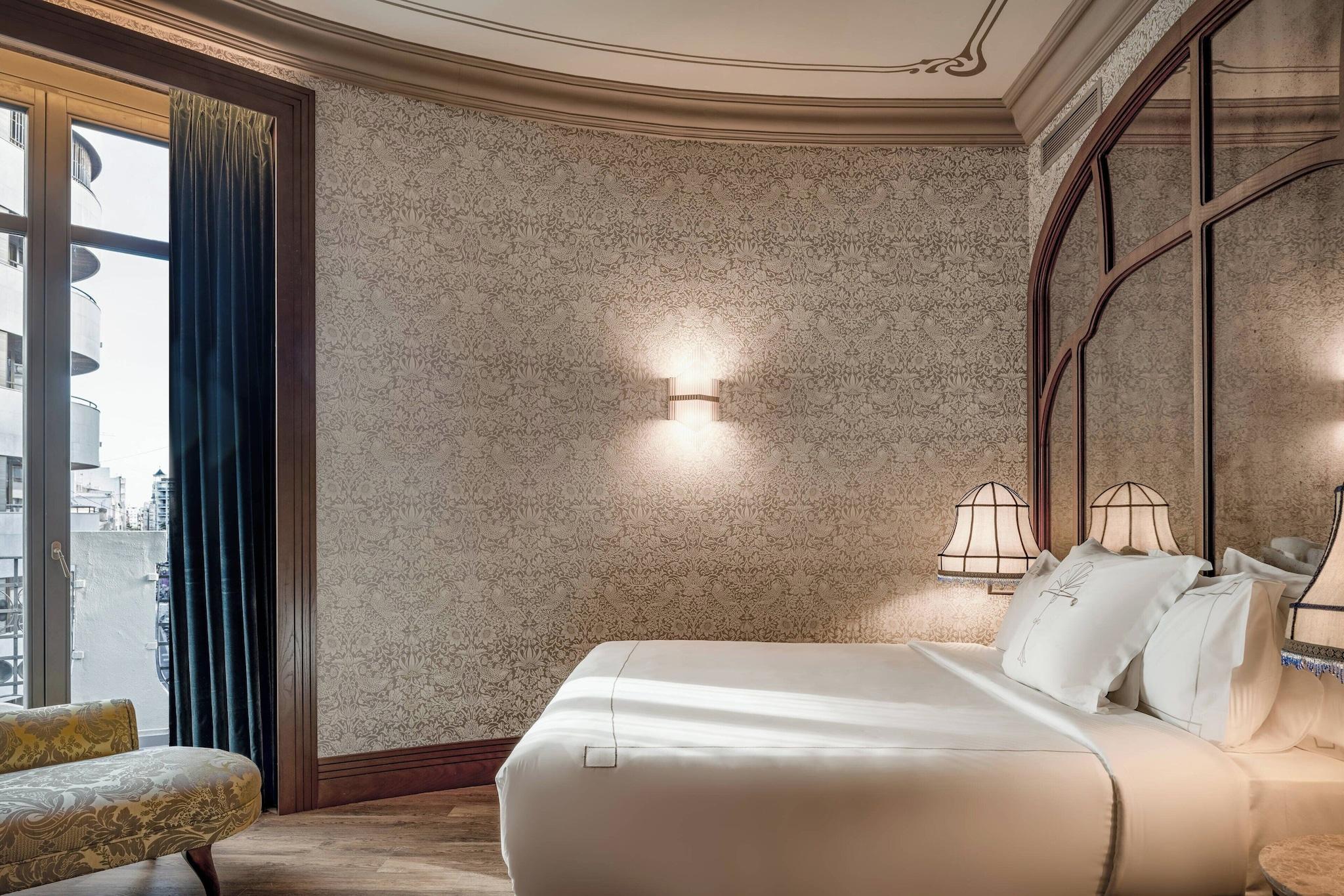 Double Deluxe Queen Bed