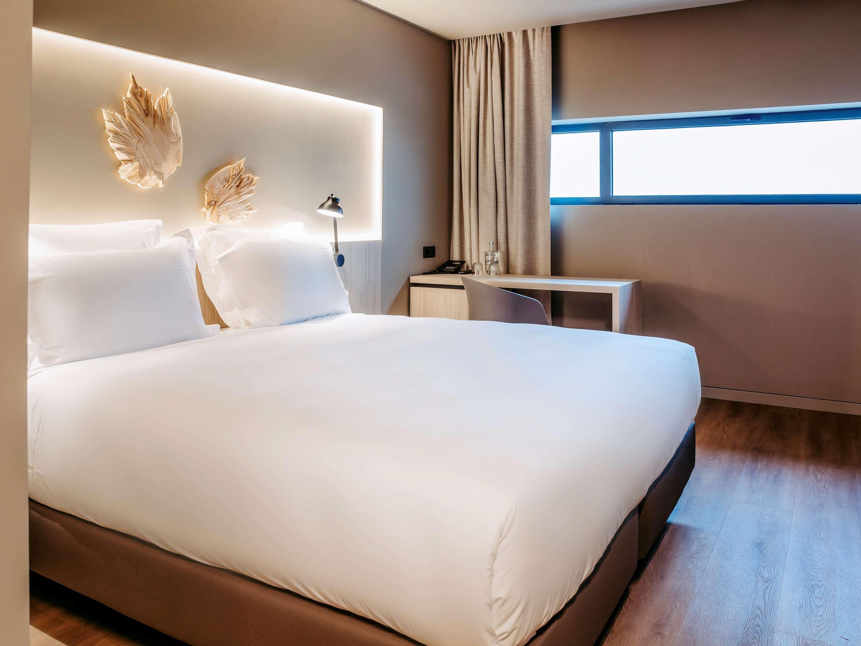 Double Accessible Superior