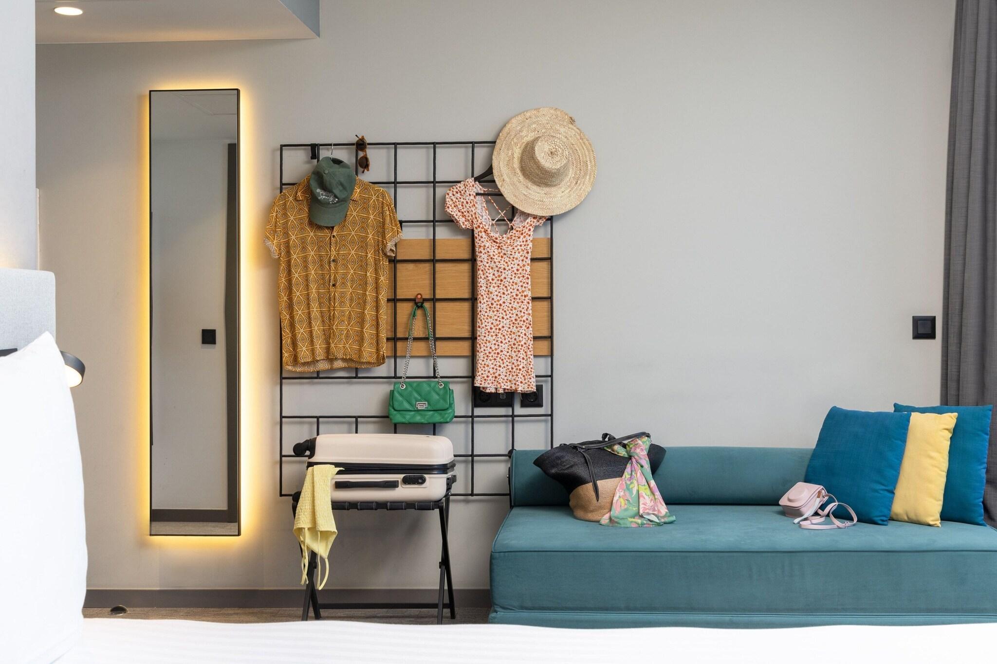 Double Queen Size Bed