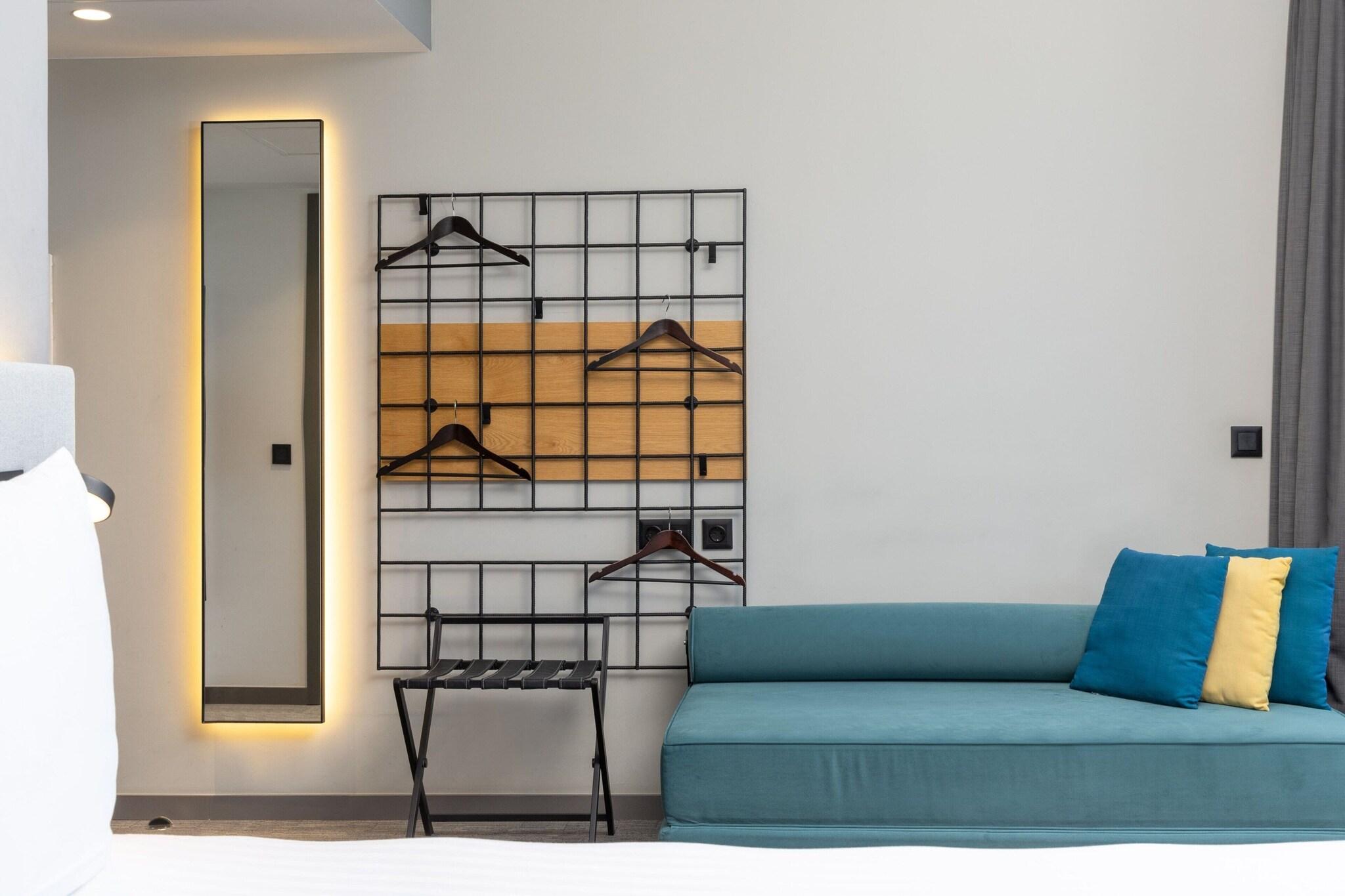 Double Queen Size Bed