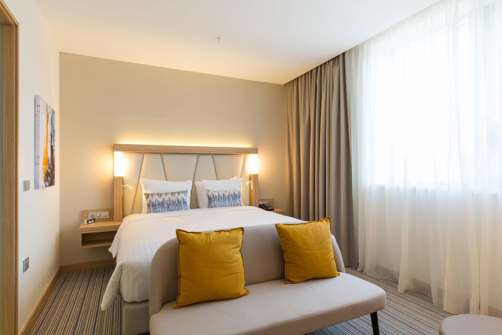 Double Deluxe King Bed