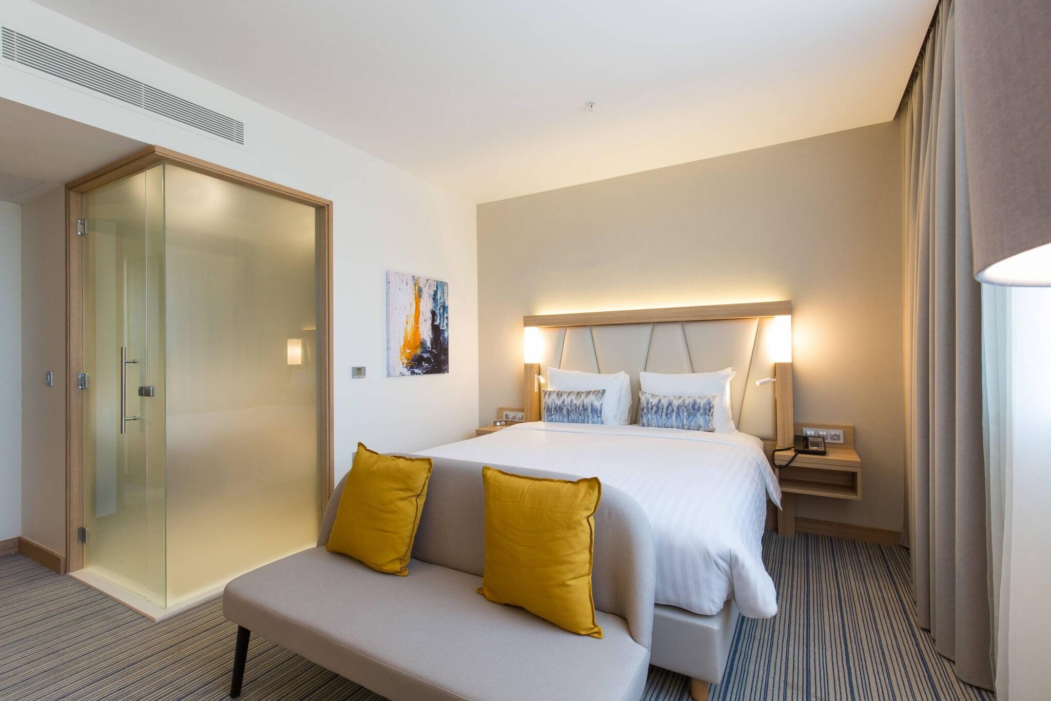 Double Deluxe King Bed