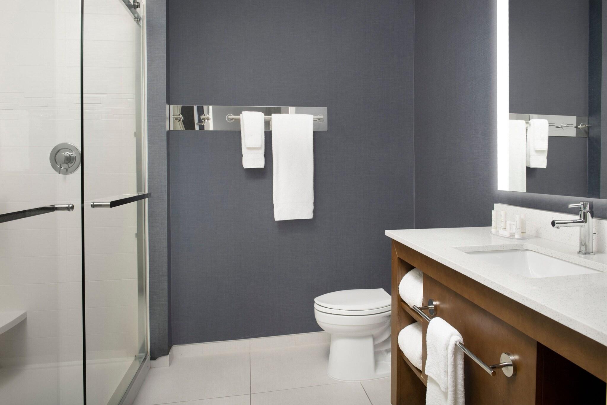 Studio King Size Bed