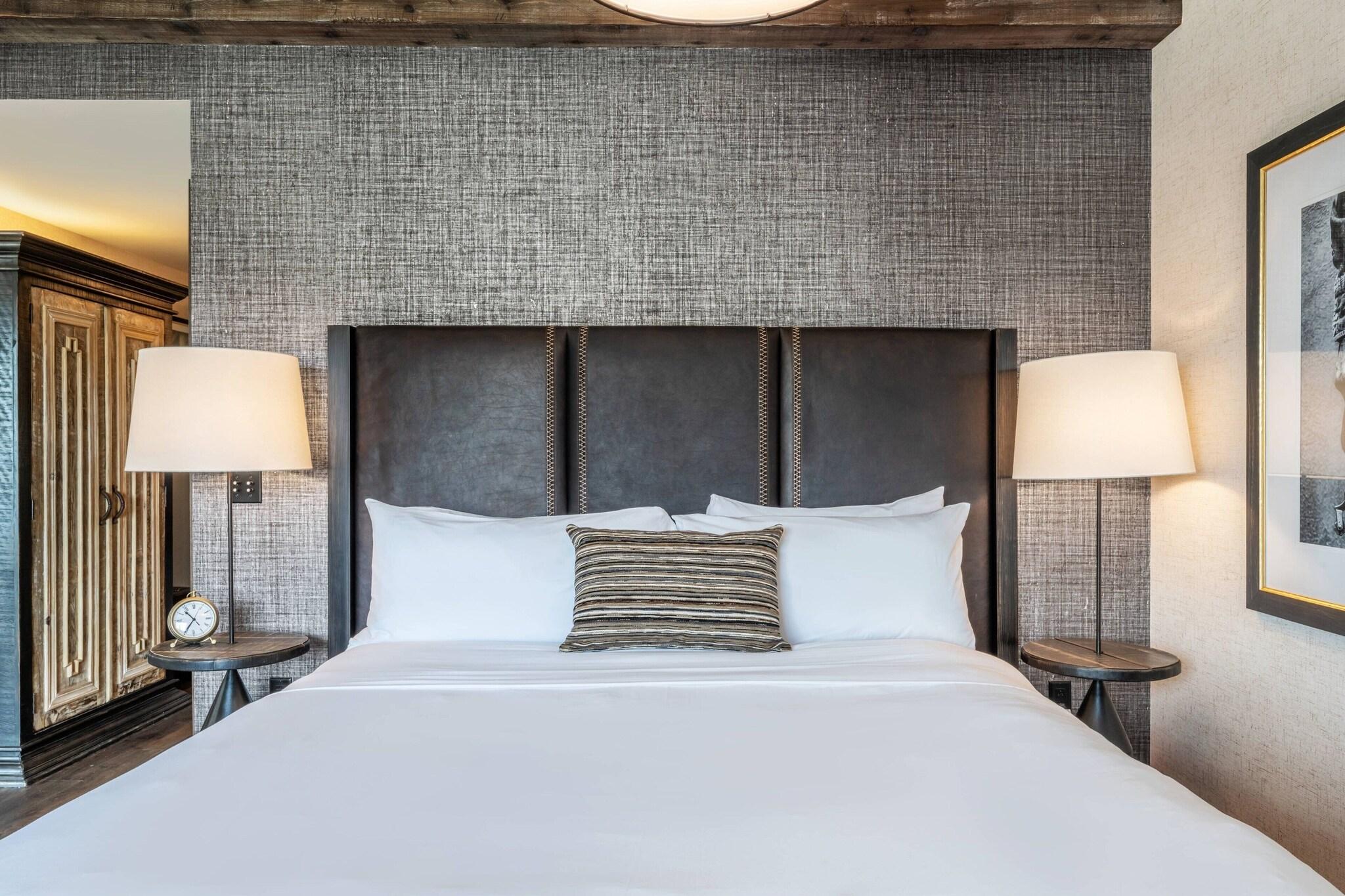 Double Deluxe King Bed