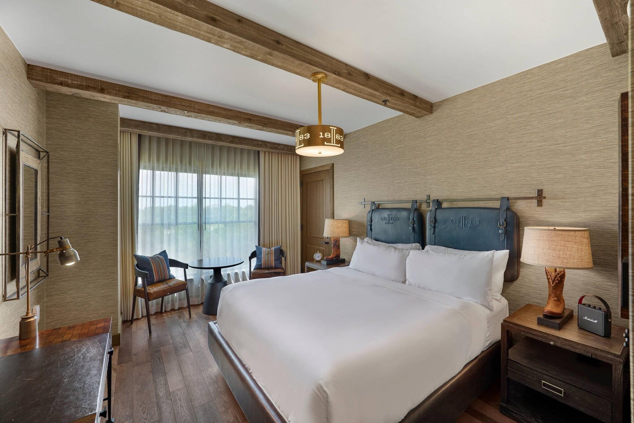 Double Deluxe King Bed