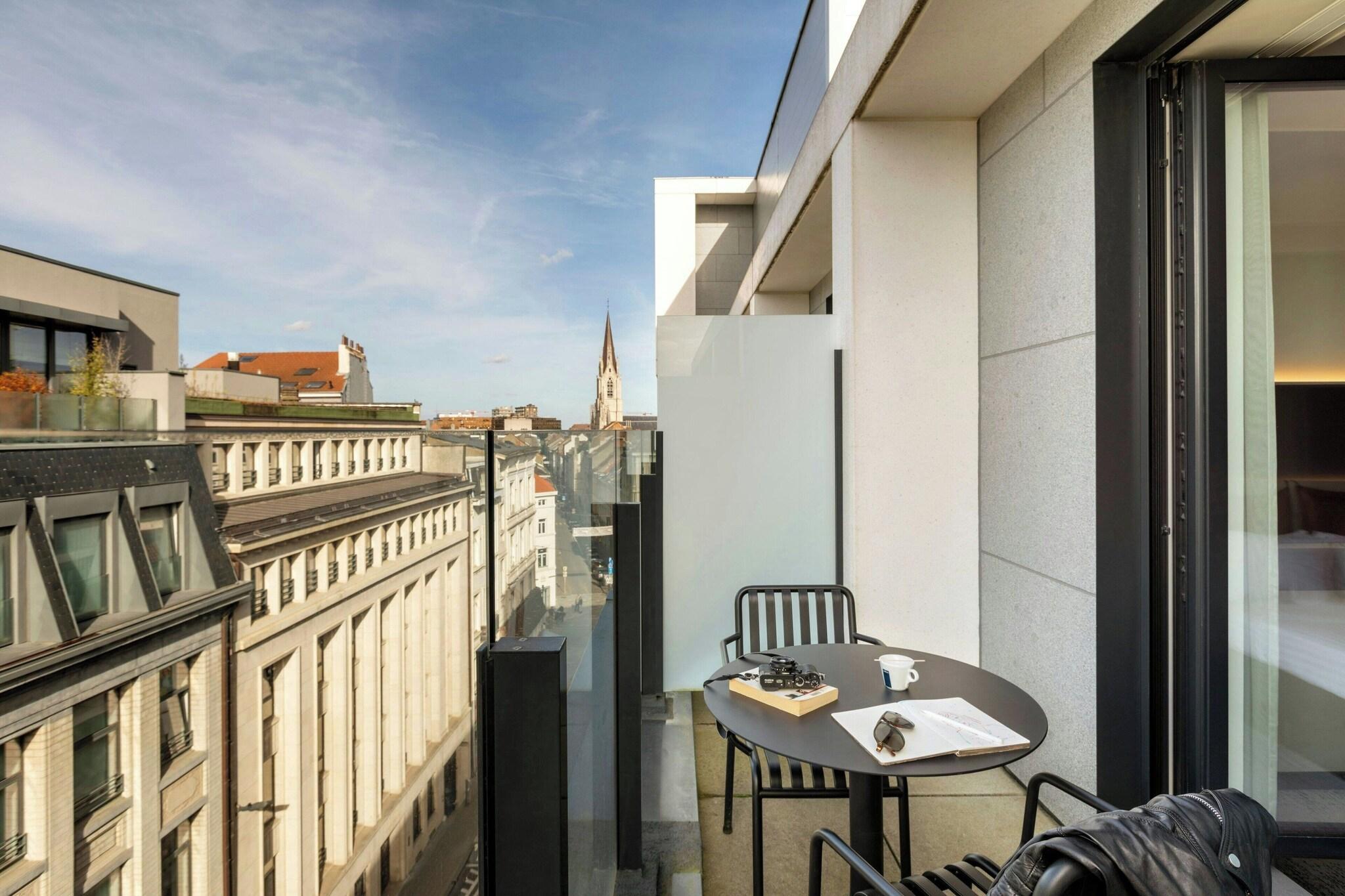 Double Queen Size Bed