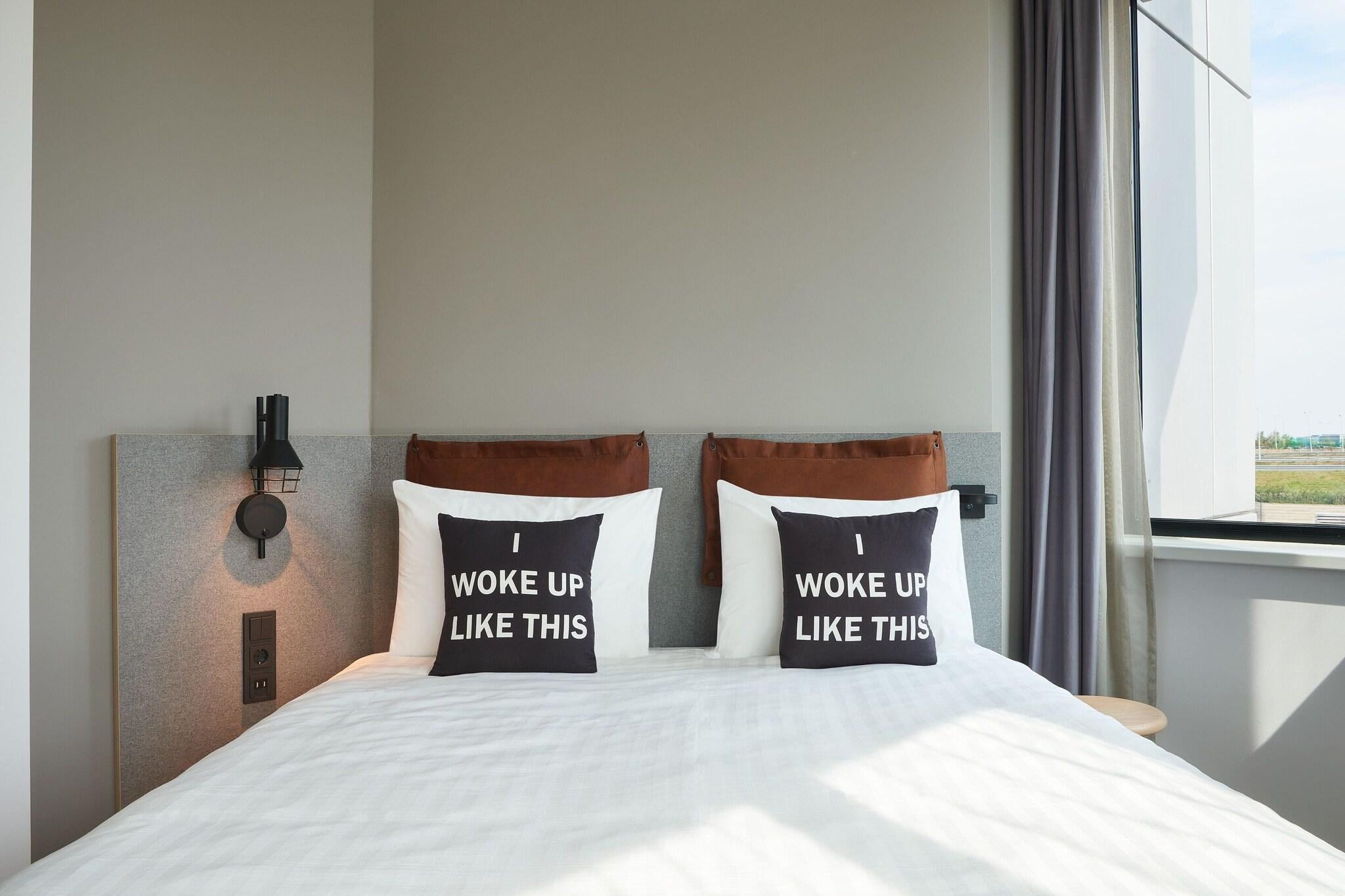 Double Queen Size Bed