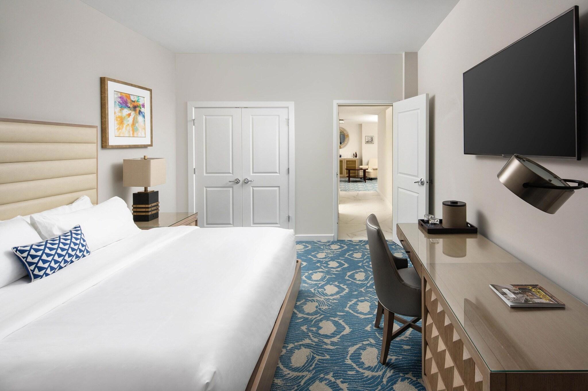 Suite Deluxe King Bed