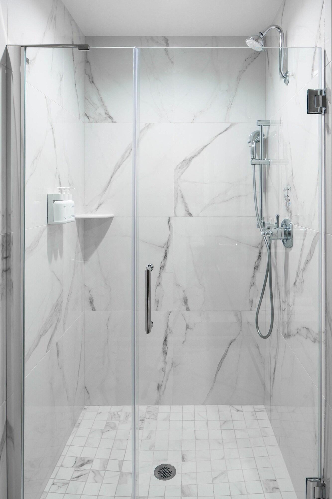 Double Bay View King Bed