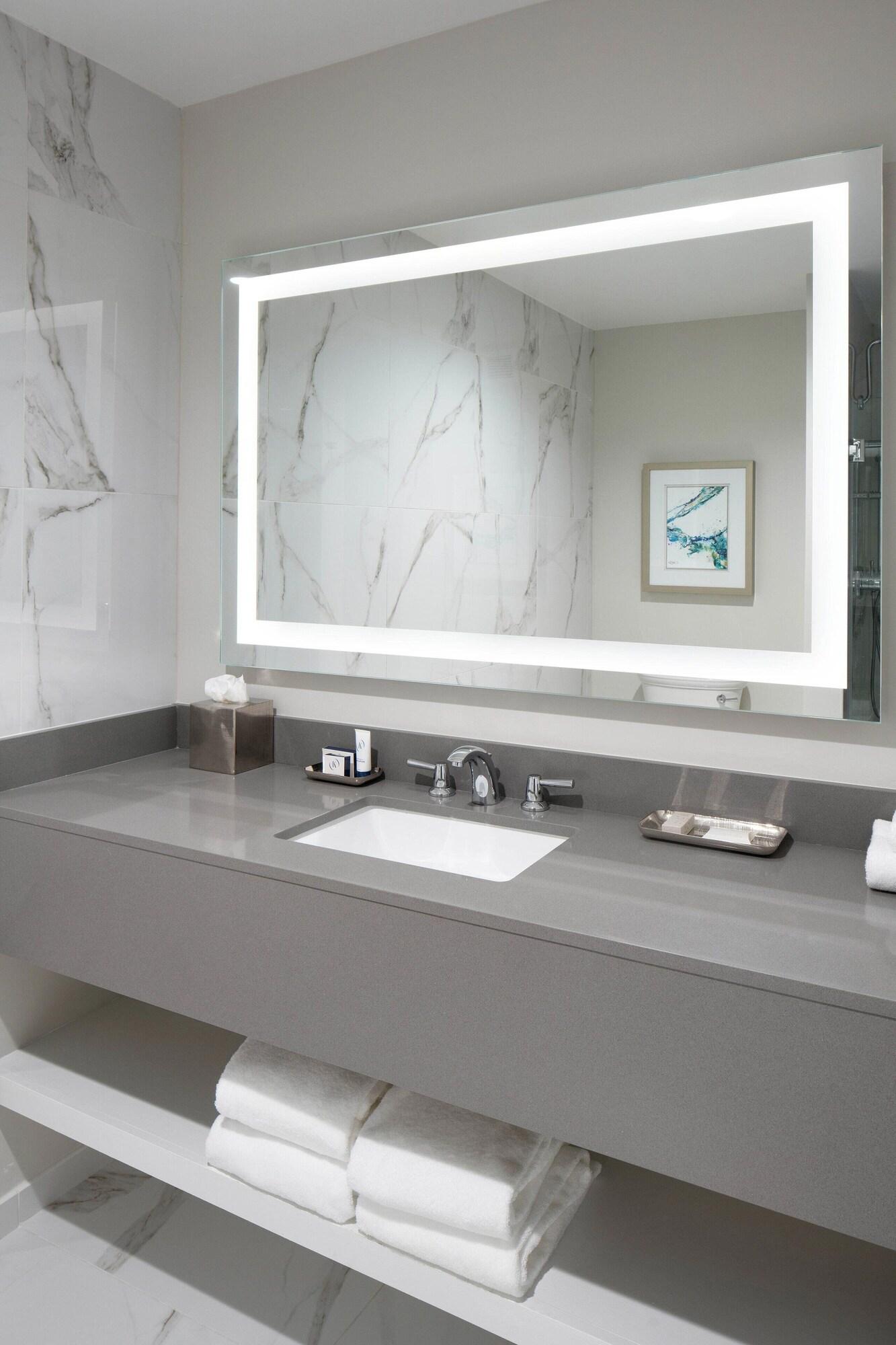 Double Bay View King Bed