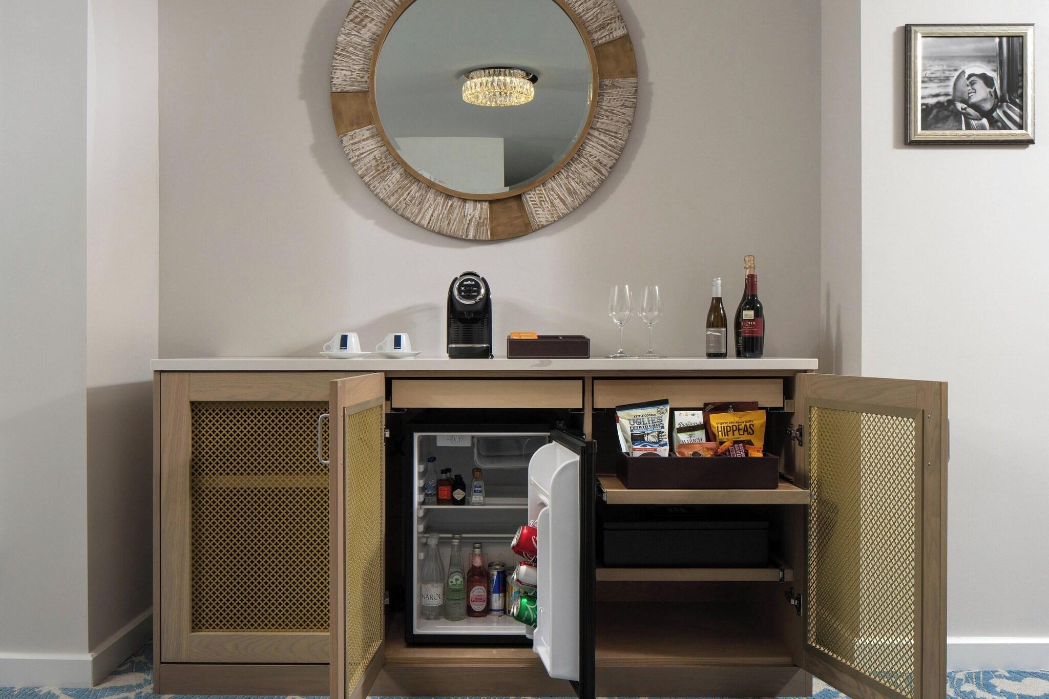 Suite Deluxe King Bed