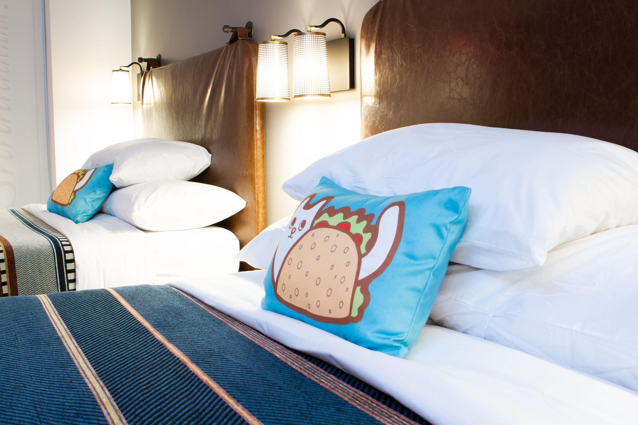 Quadruple Two Queen Beds