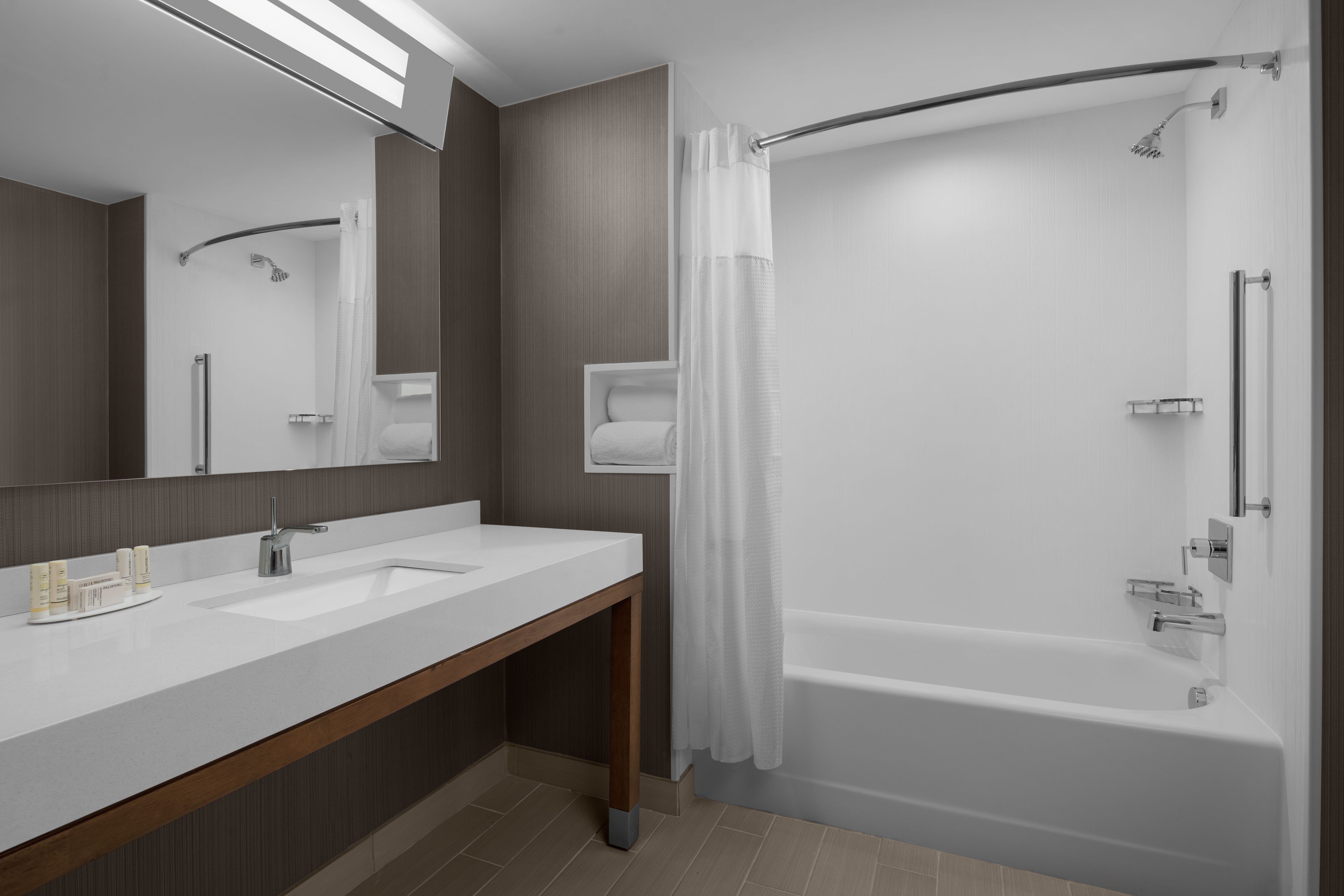 Studio Two Queen Beds