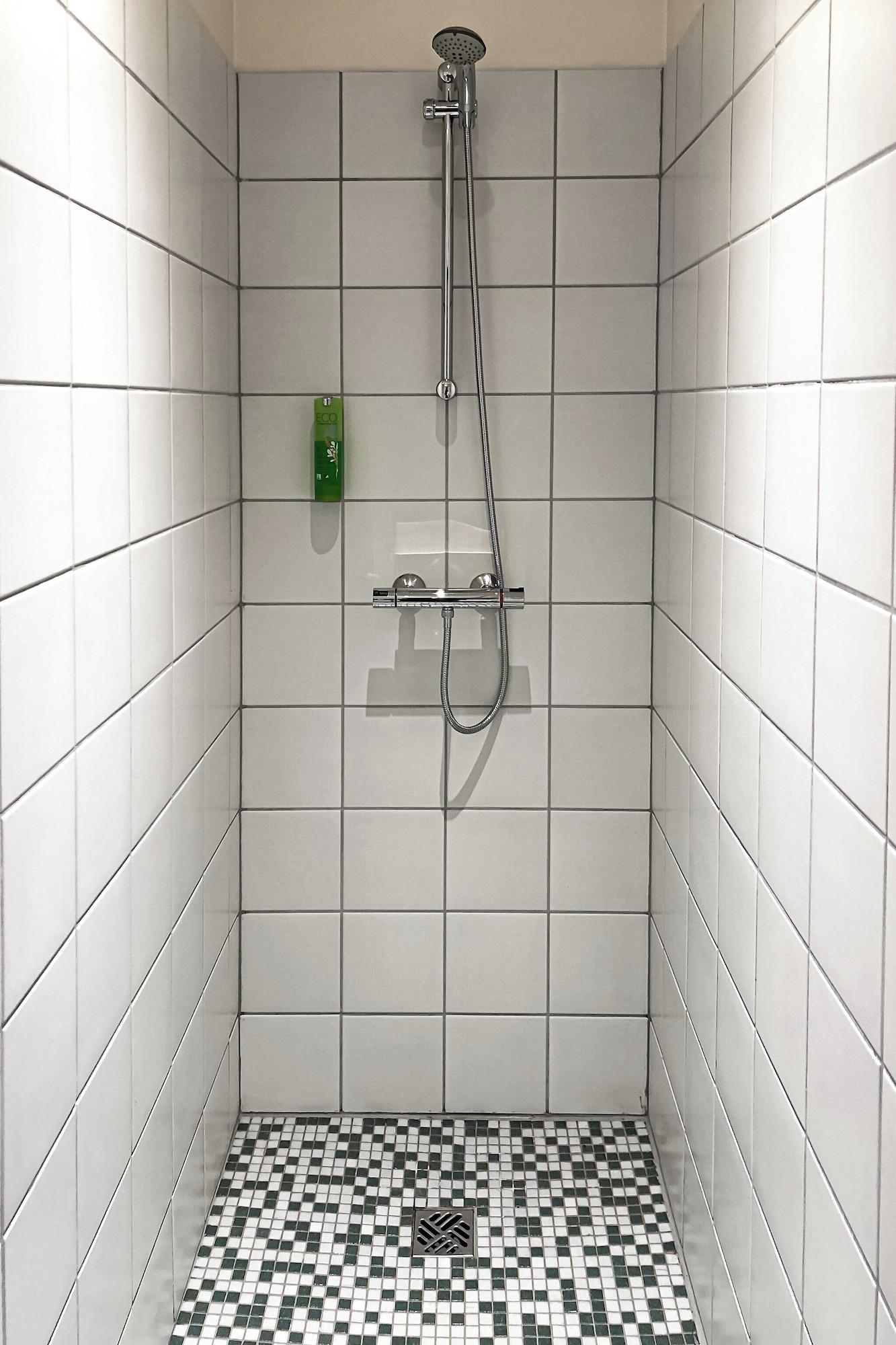 Double or Twin with Double Bed