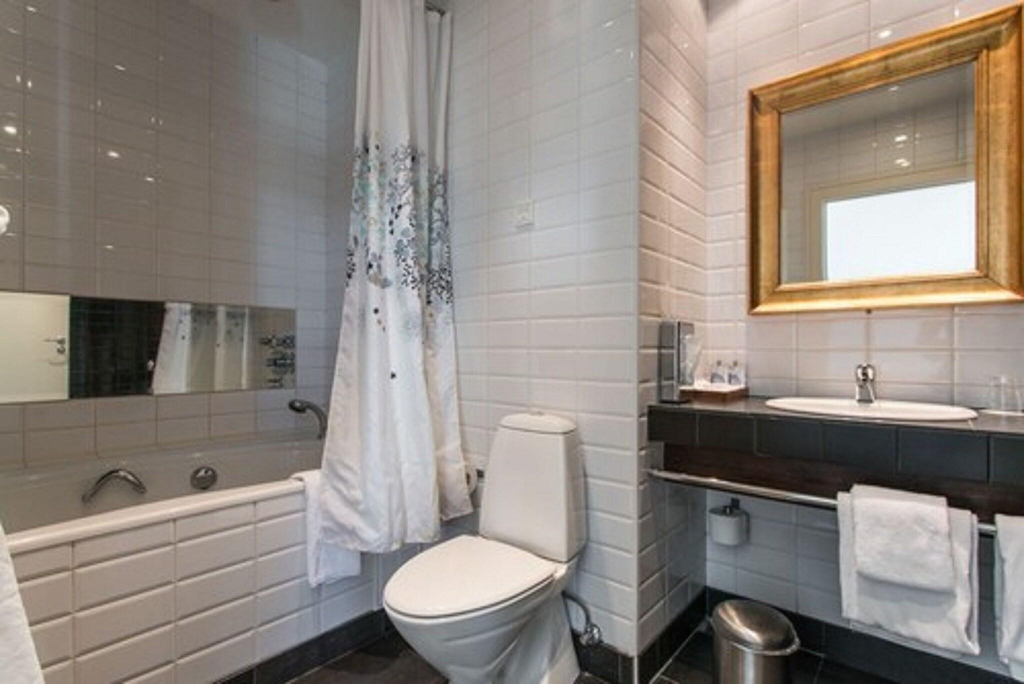 Double Deluxe Queen Bed