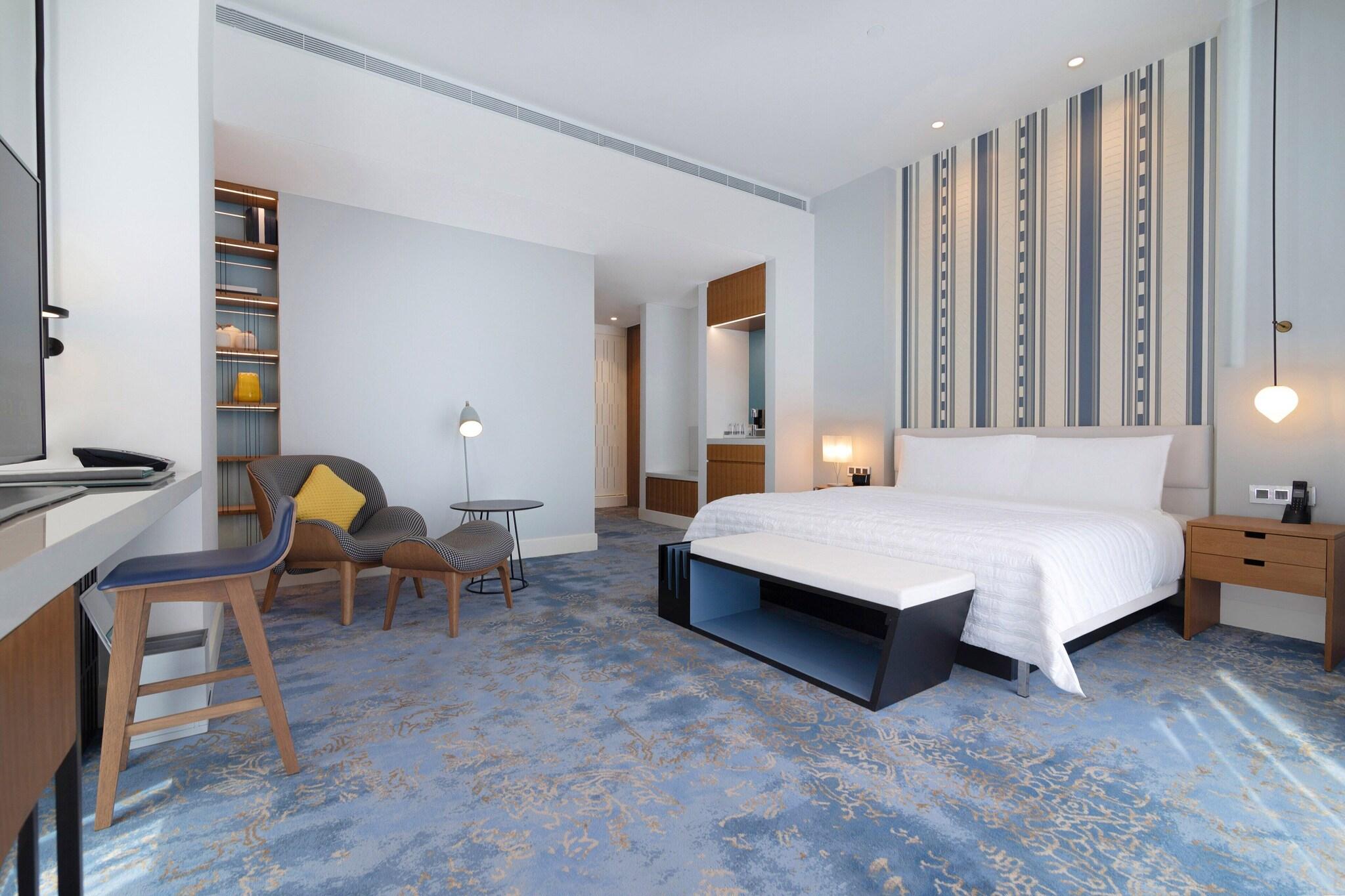 Junior Suite King Size Bed