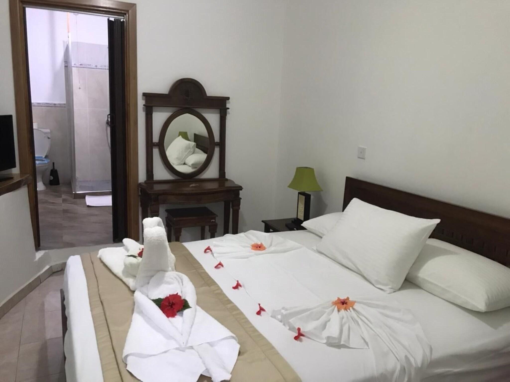 Studio King Size Bed