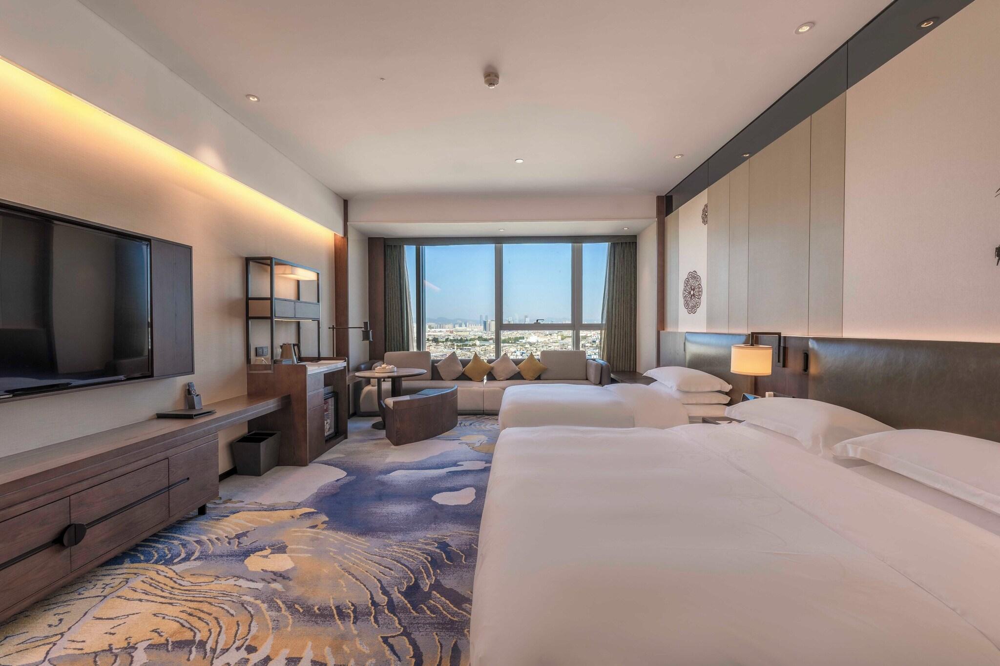 Family Room Smoking with Views