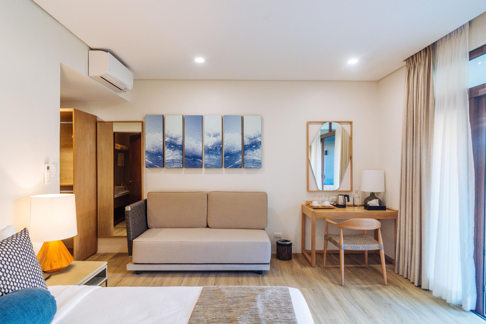 Double or Twin Deluxe Pool View