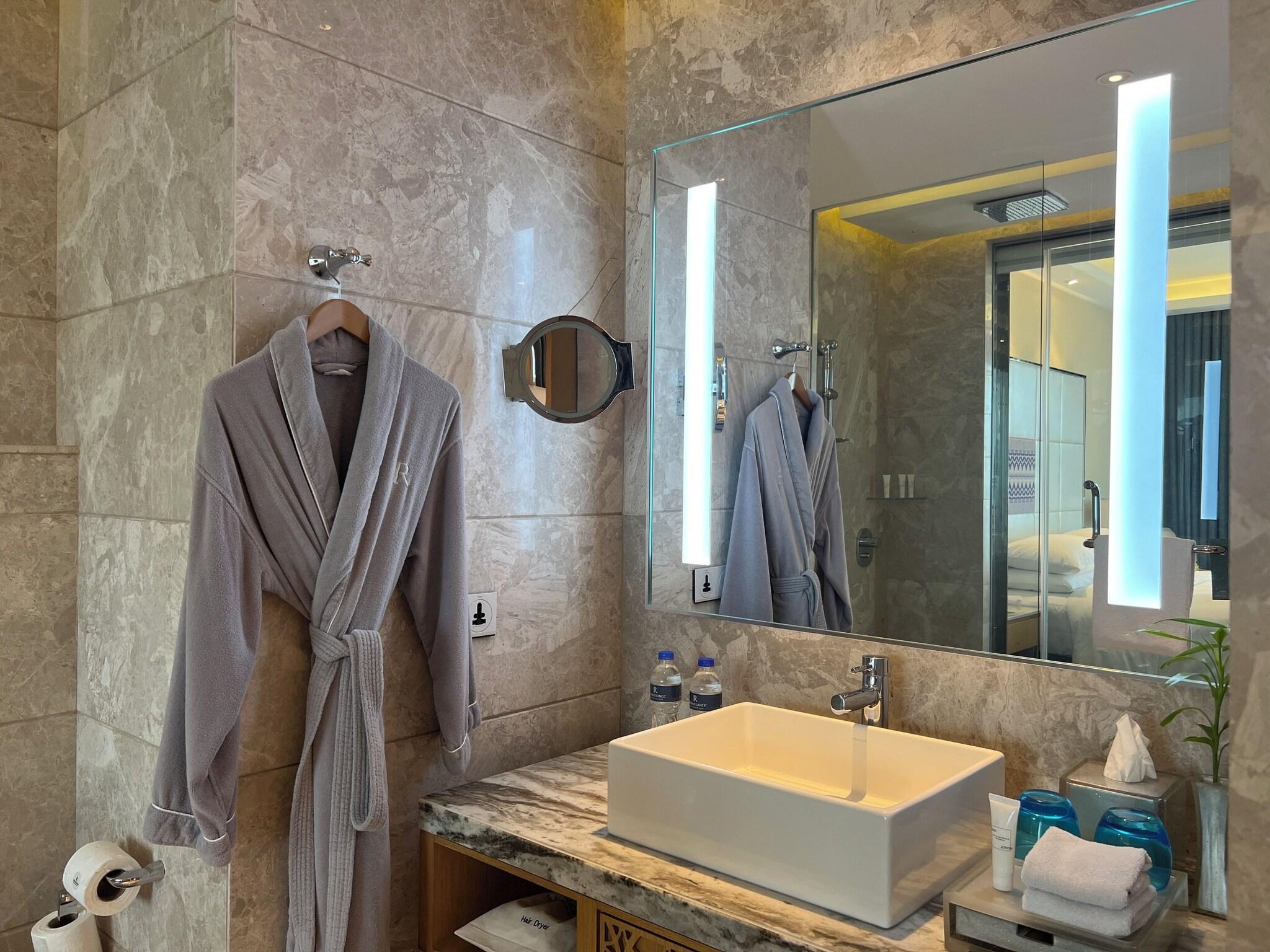 Double Deluxe King Bed