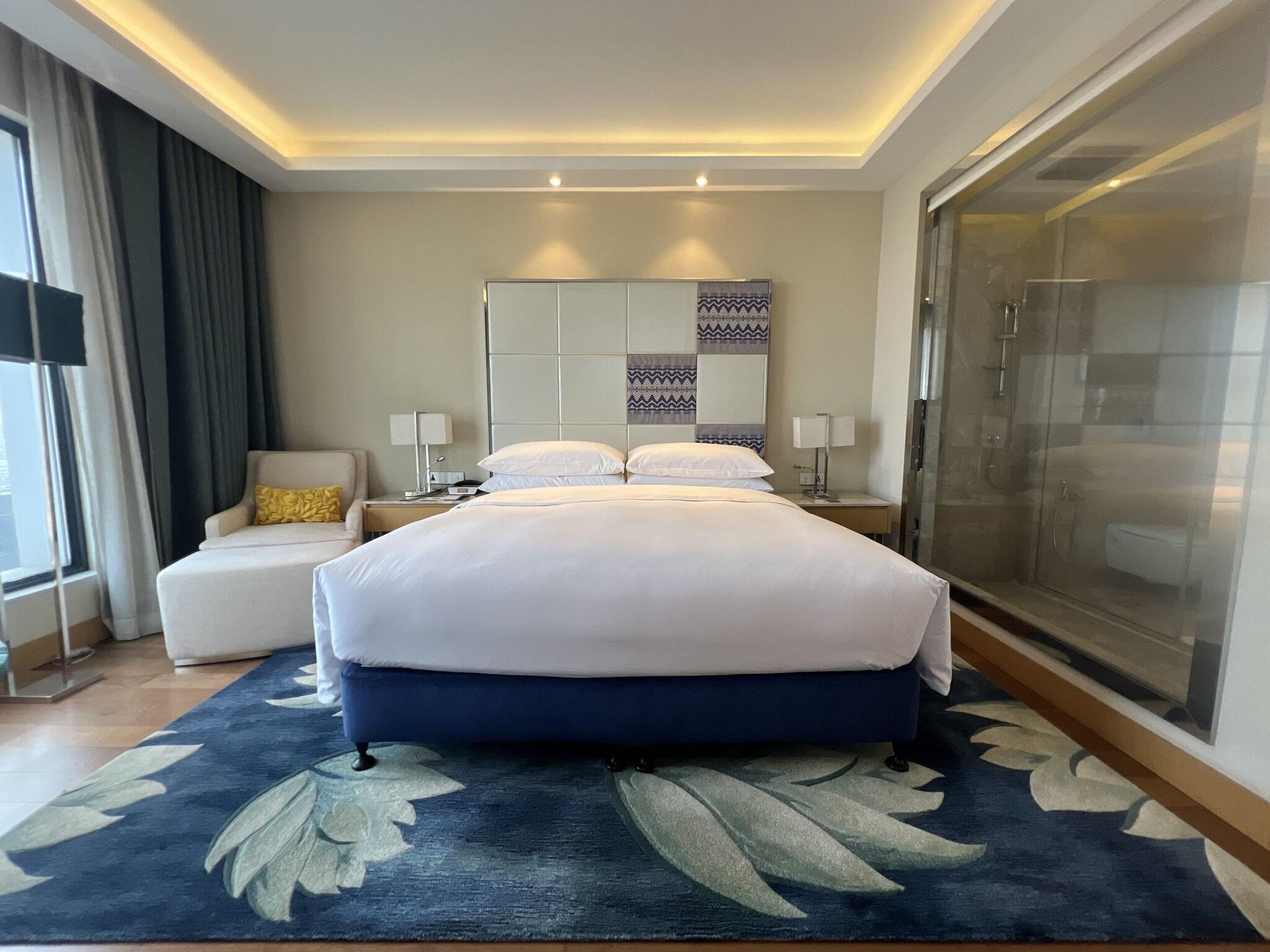 Double Deluxe King Bed