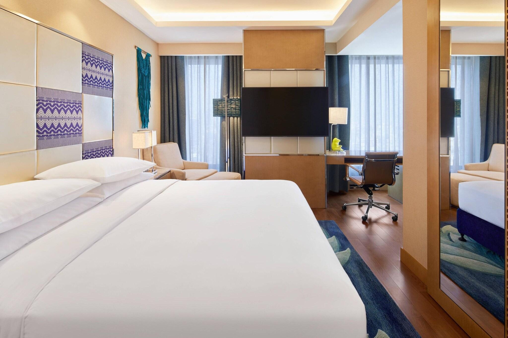 Double Deluxe King Bed