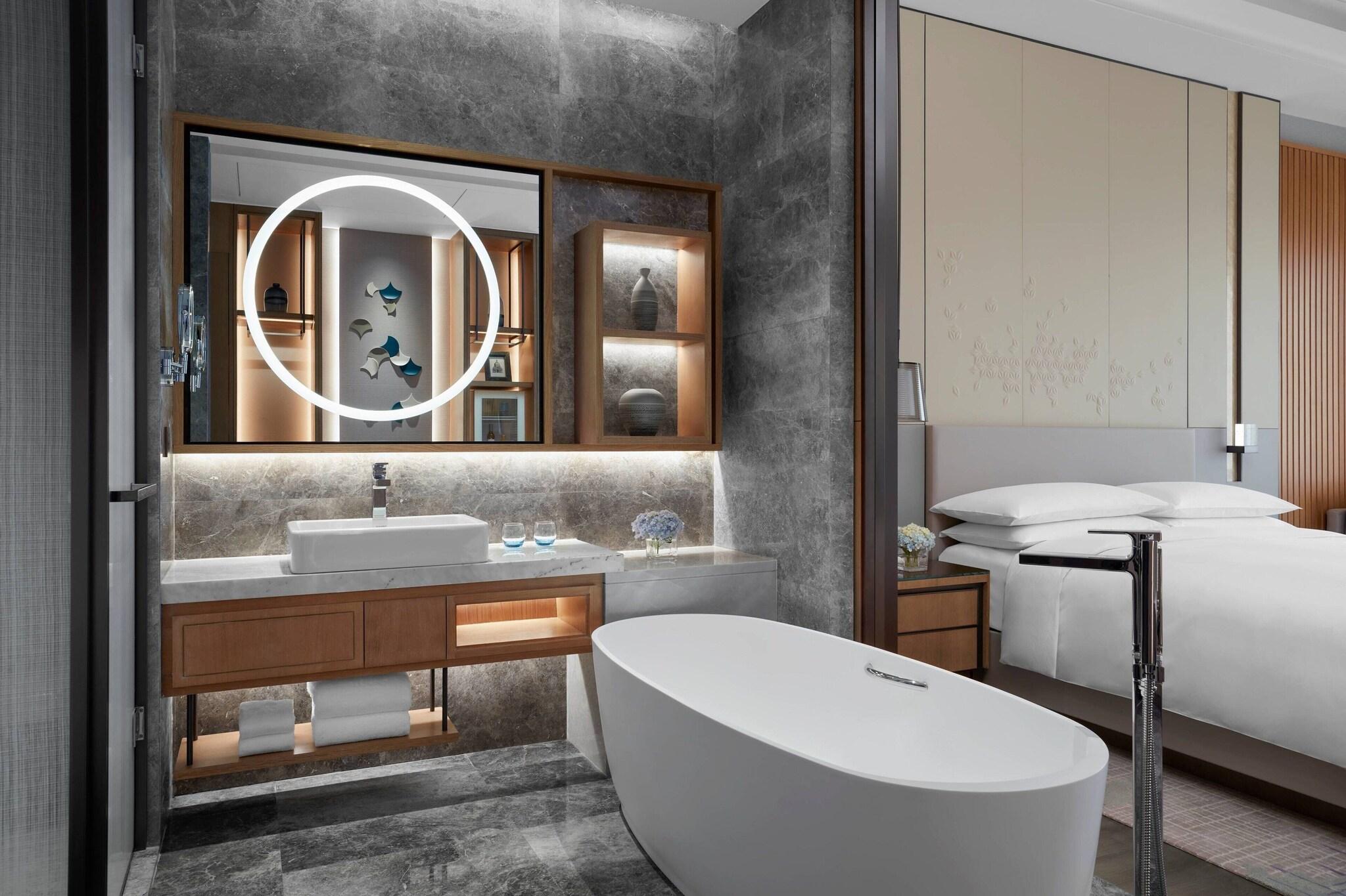 Double Queen Size Bed