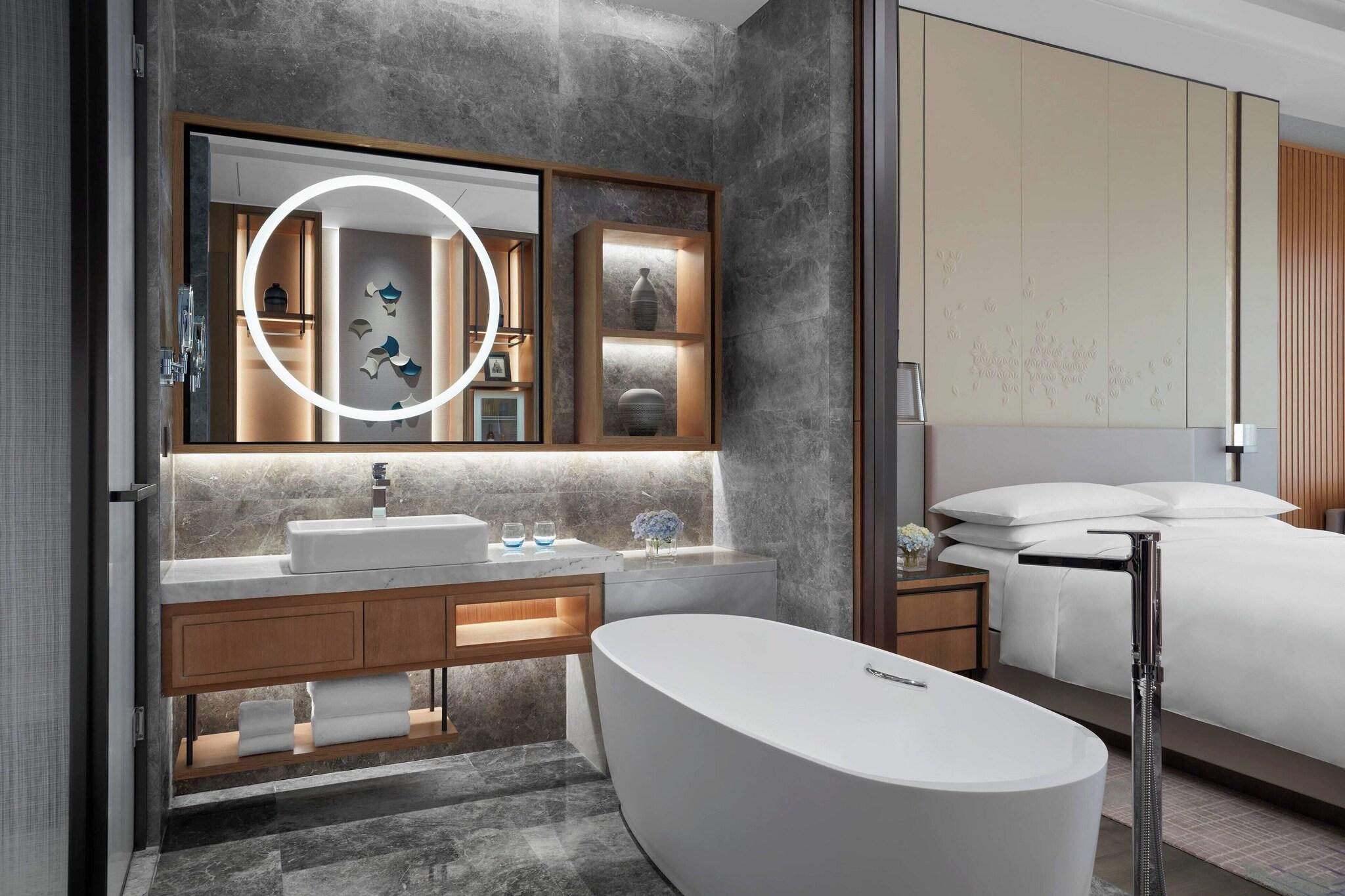 Double Queen Size Bed