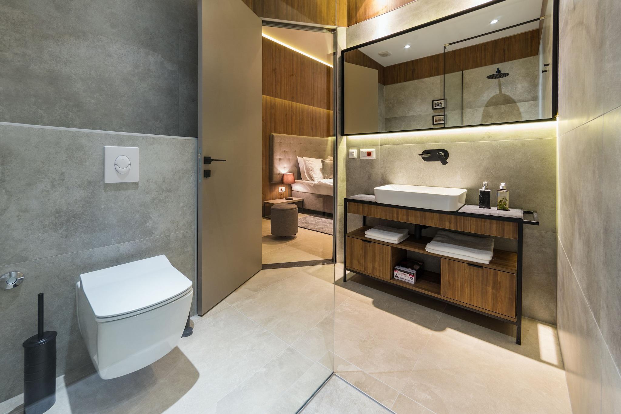 Double Deluxe King Bed