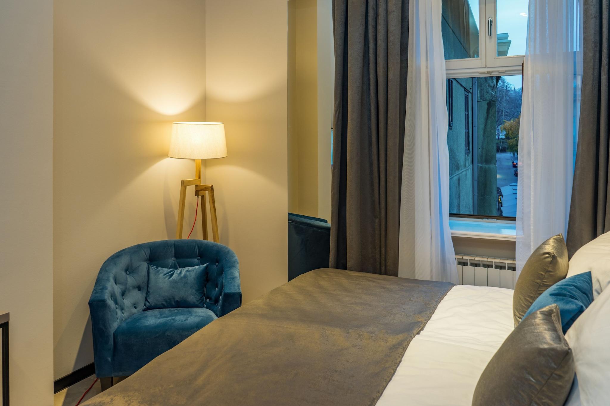 Double Deluxe King Bed