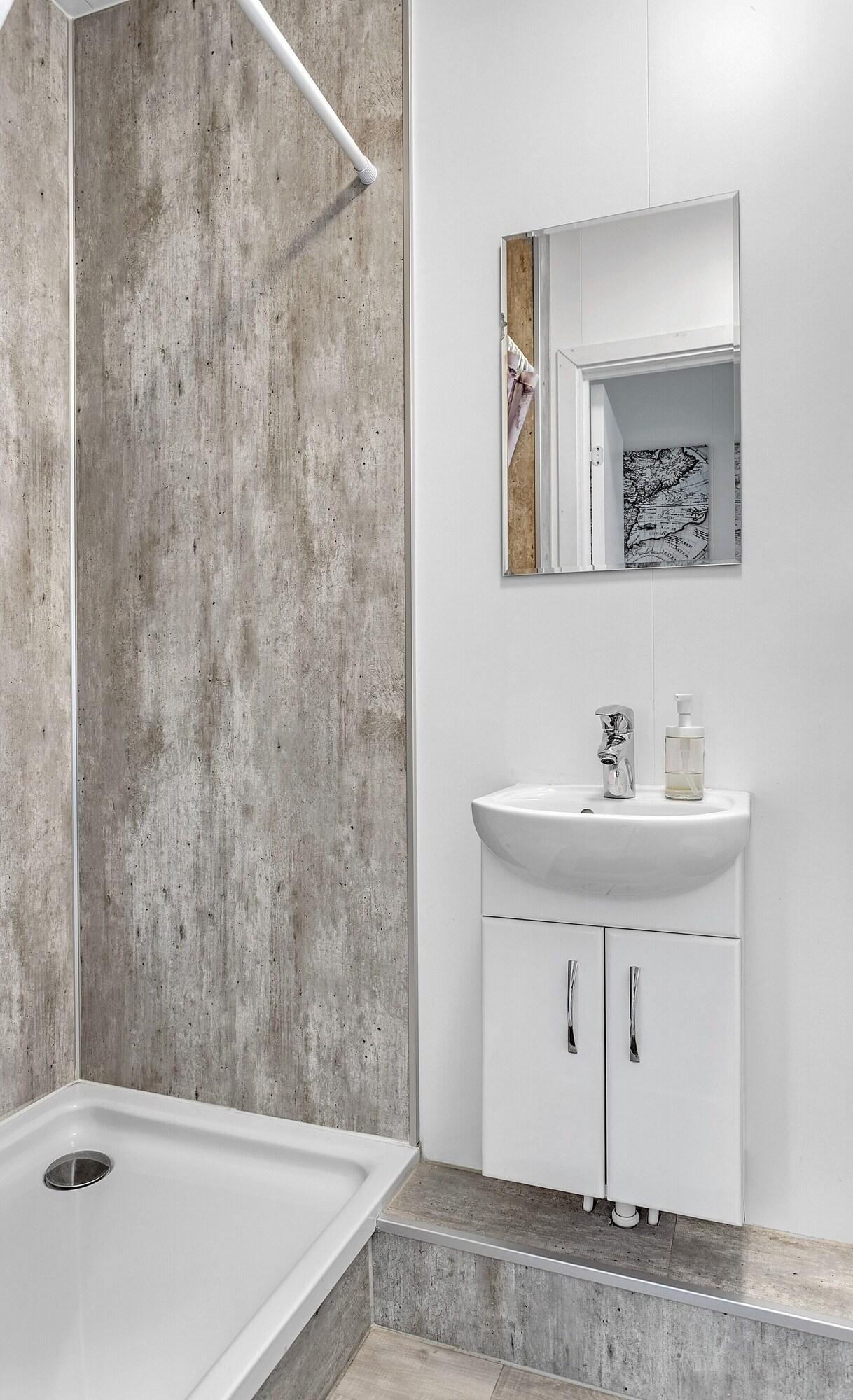 Double Queen Size Bed