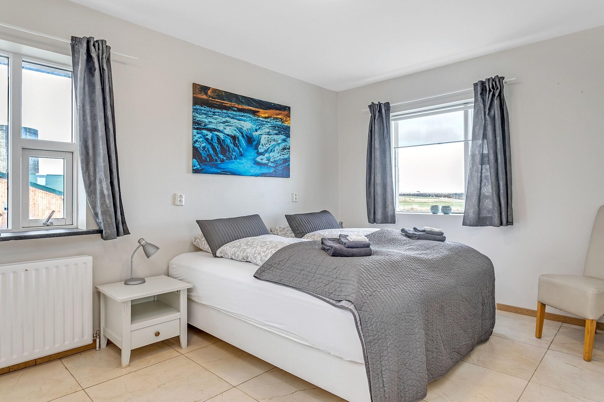 Double Queen Size Bed