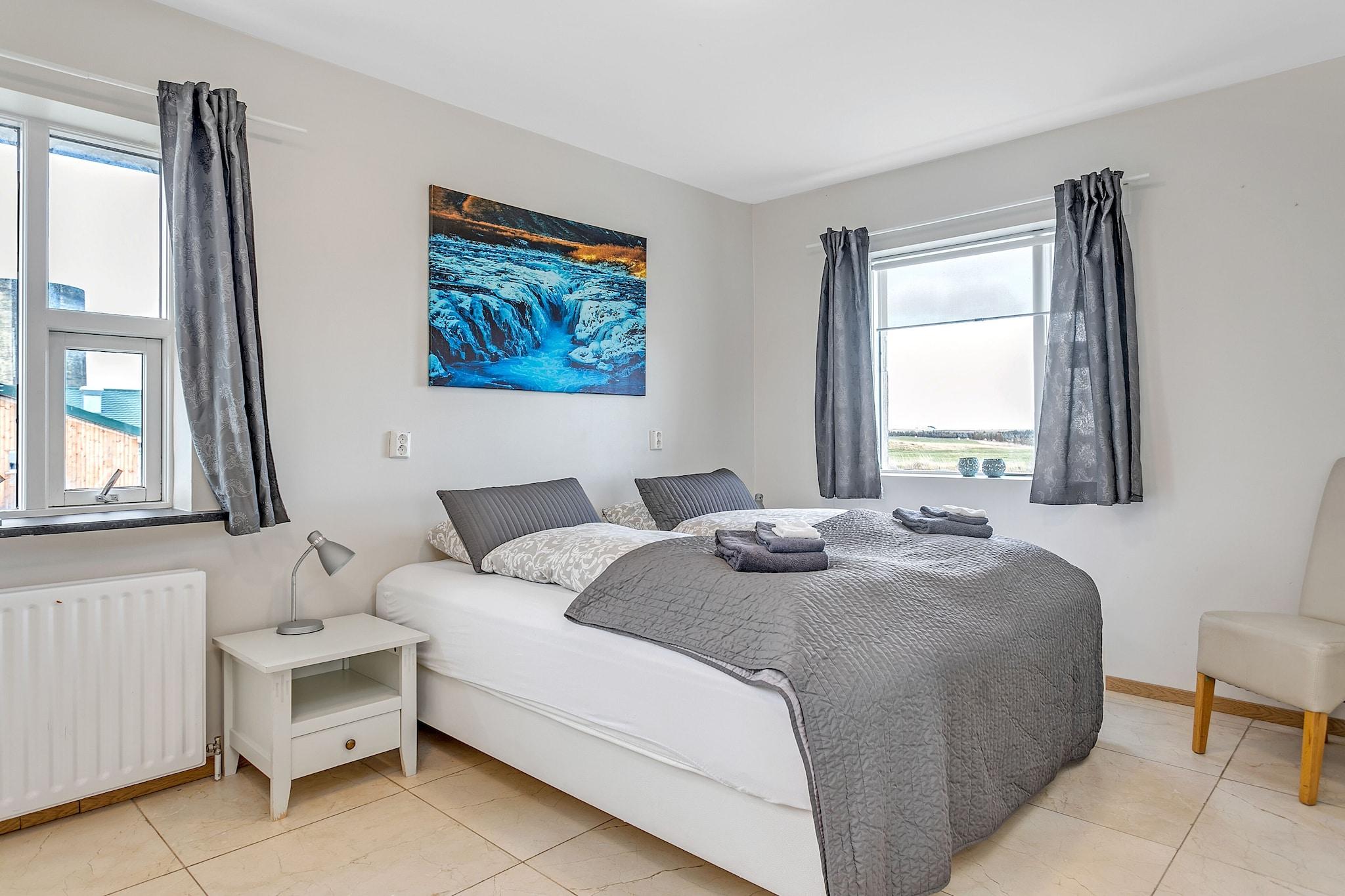 Double Queen Size Bed