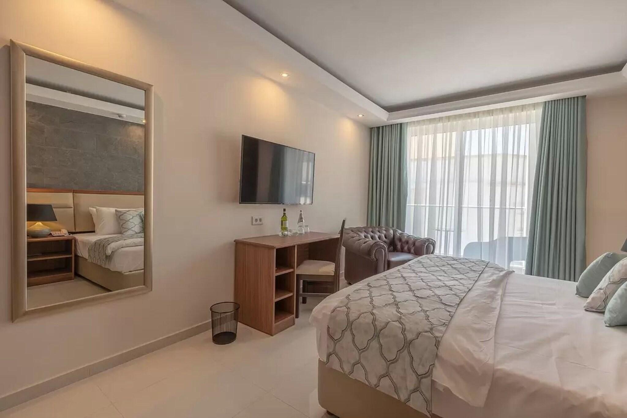 Double Deluxe King Bed