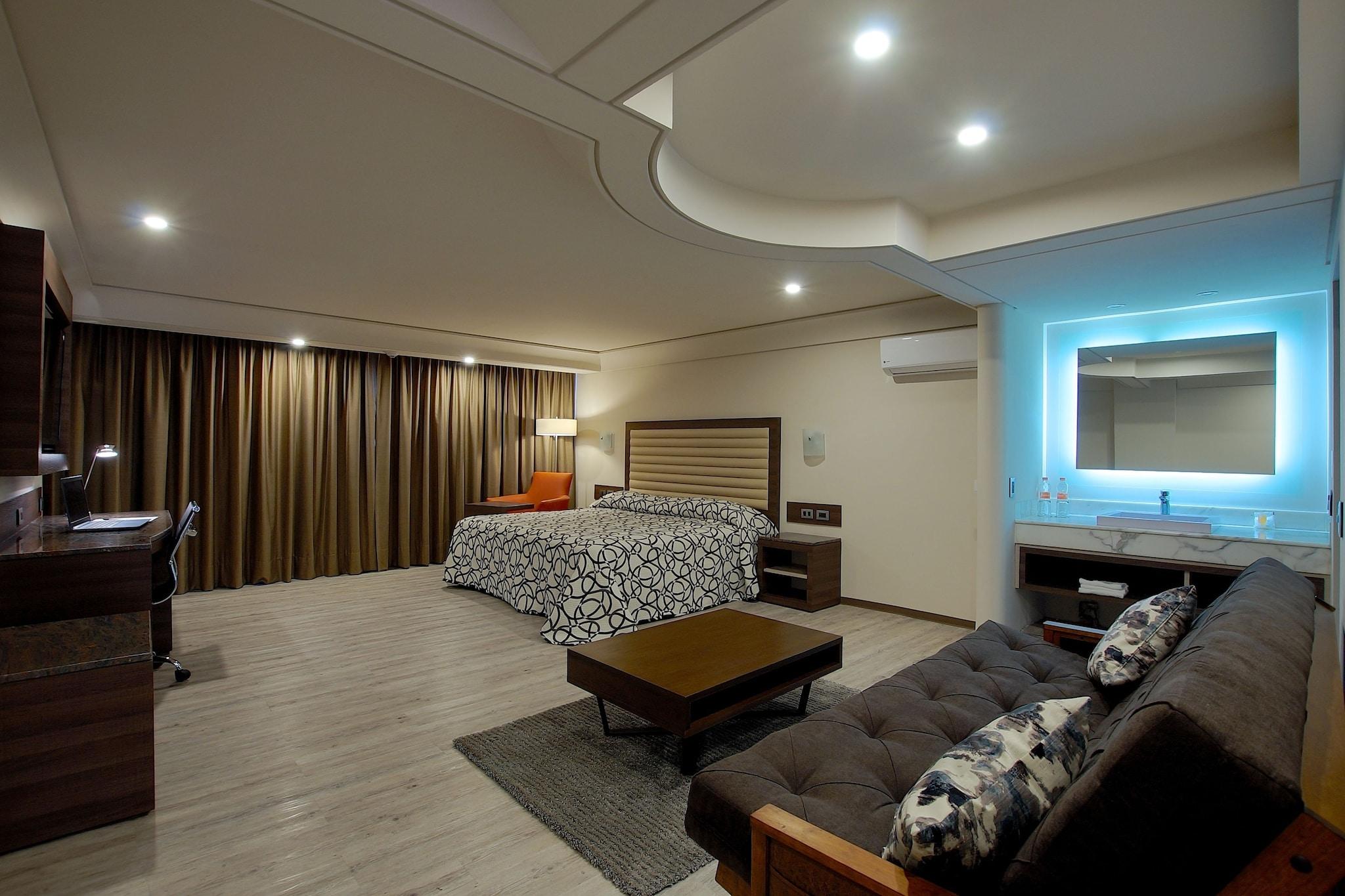 Suite Deluxe King Bed