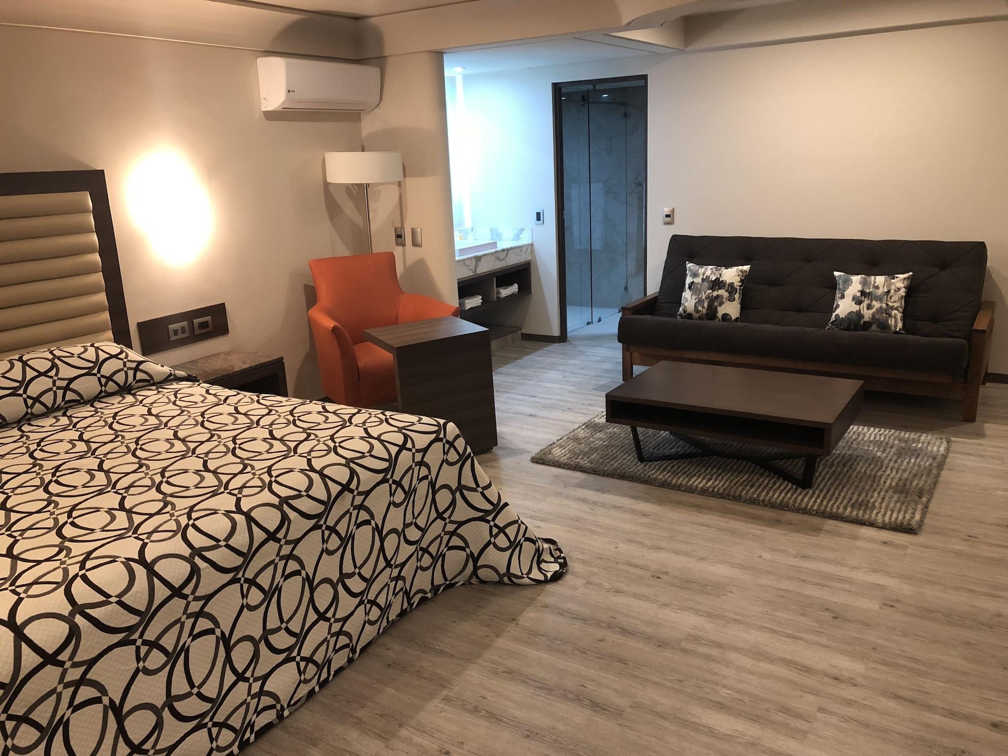 Suite Deluxe King Bed