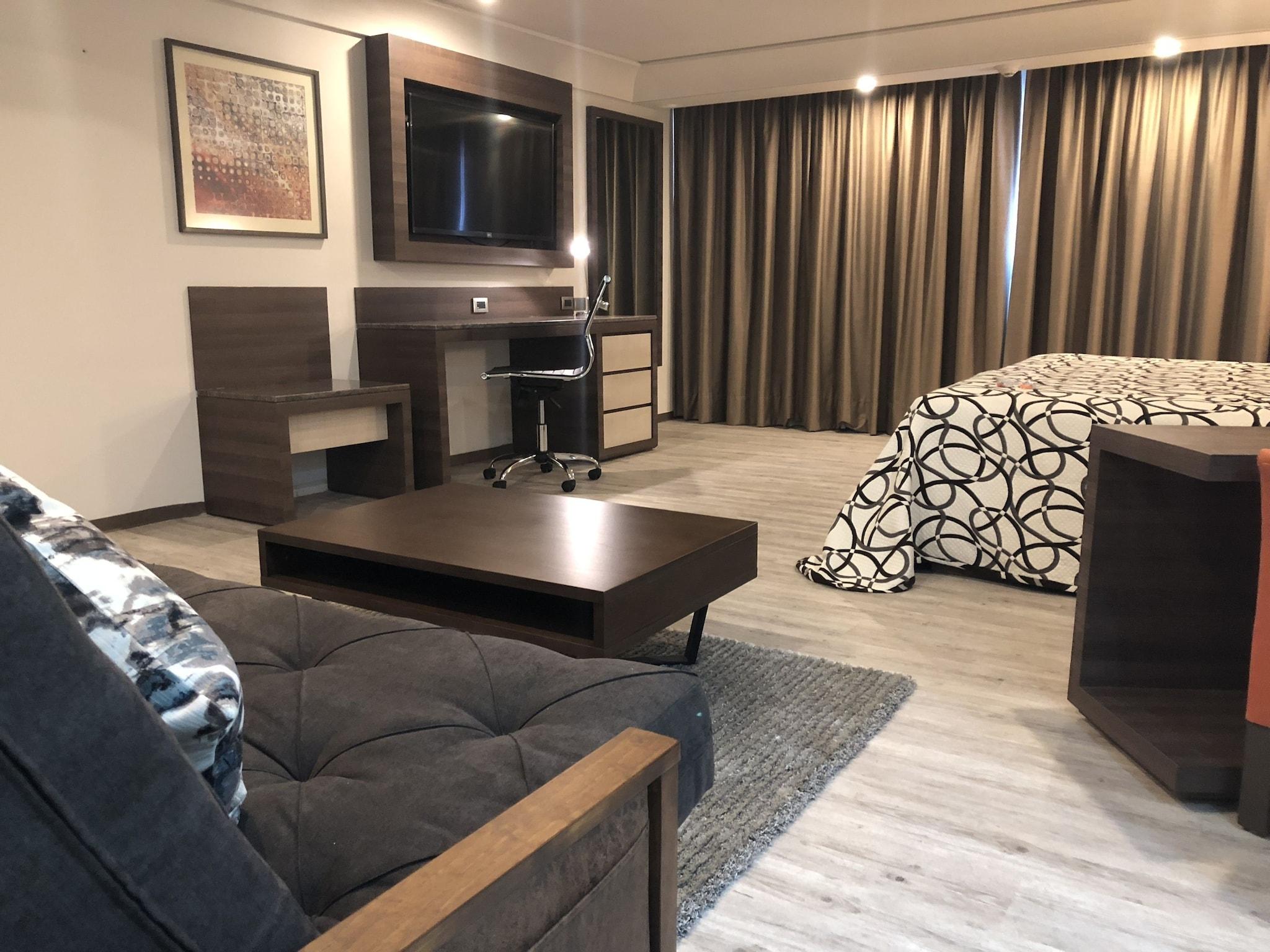 Suite Deluxe King Bed