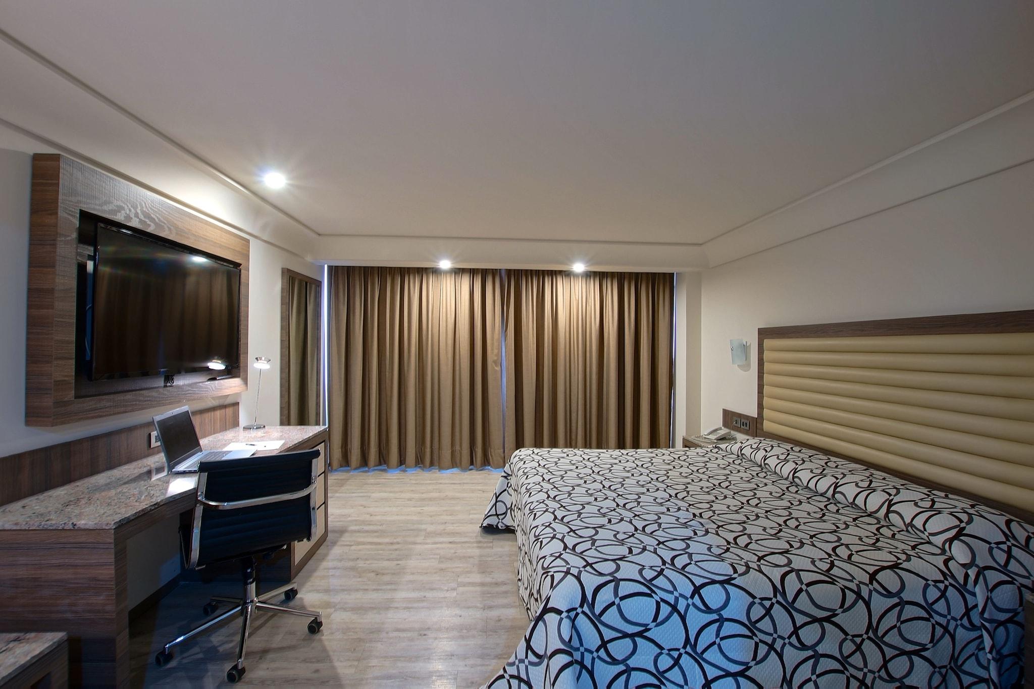 Double Deluxe King Bed