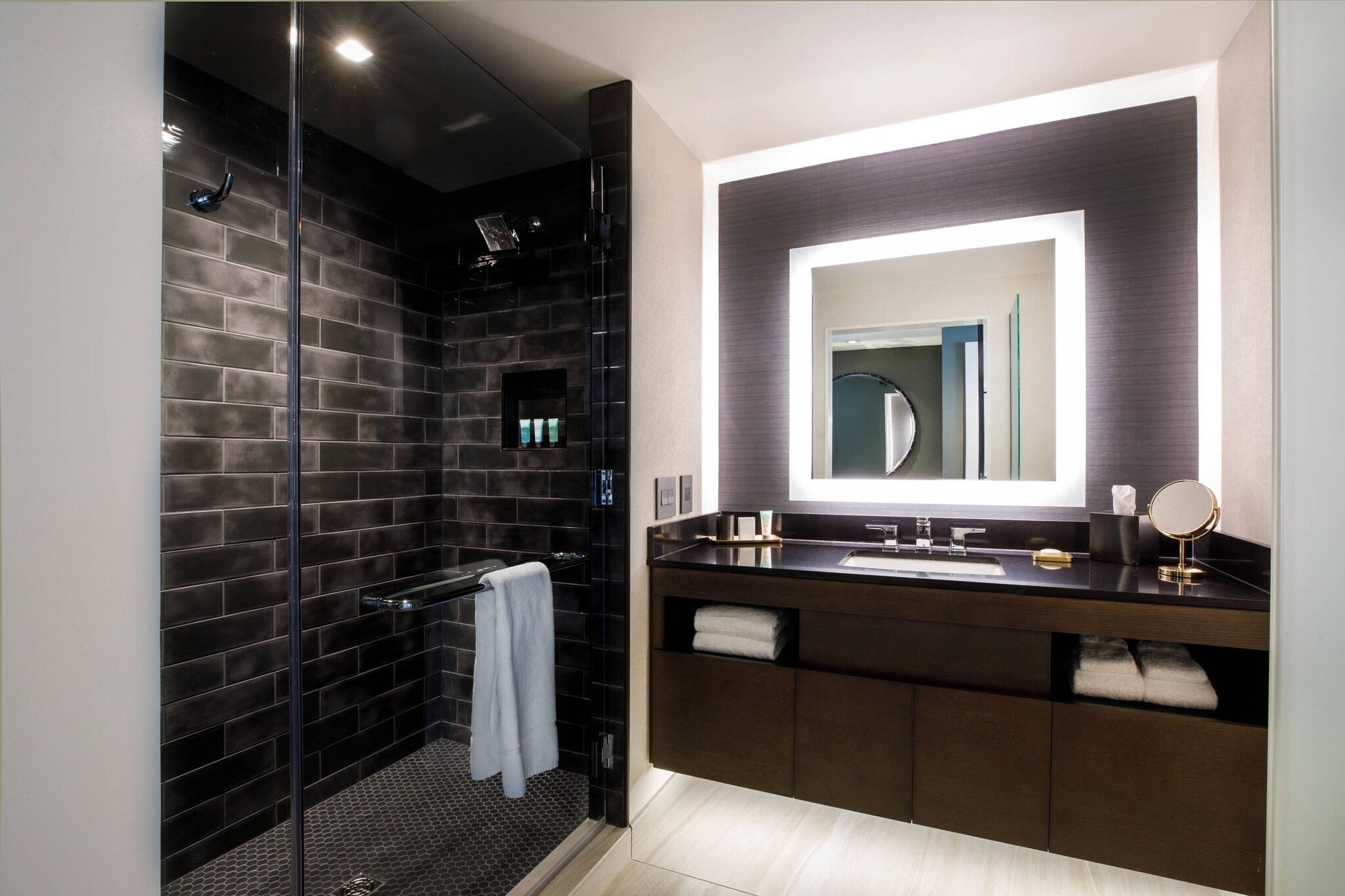 Double Deluxe Two Queen Beds